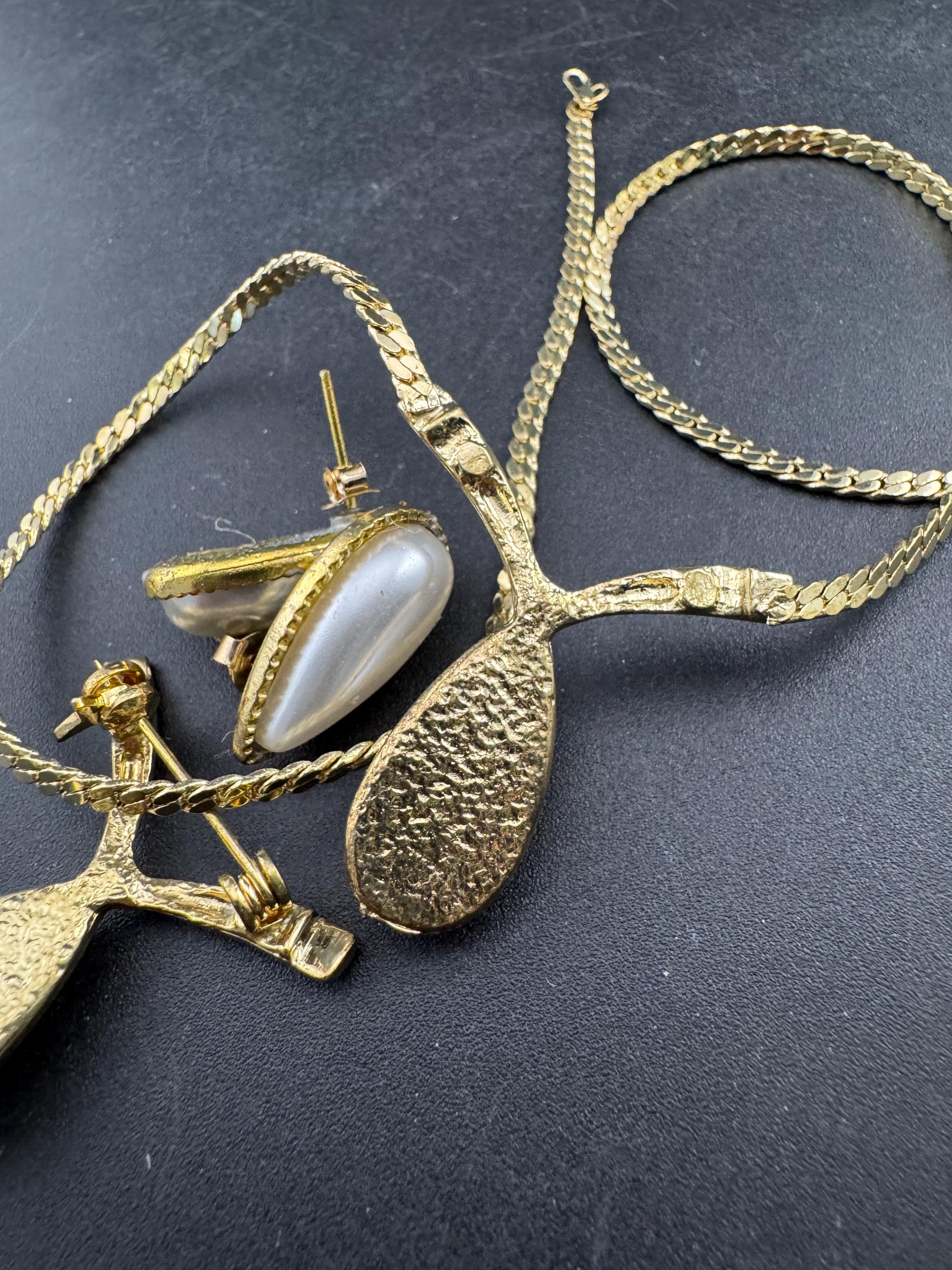 retro gold tone faux pearl jewellery set, pierced earrings, brooch and teardrop chain necklace, old shop stock