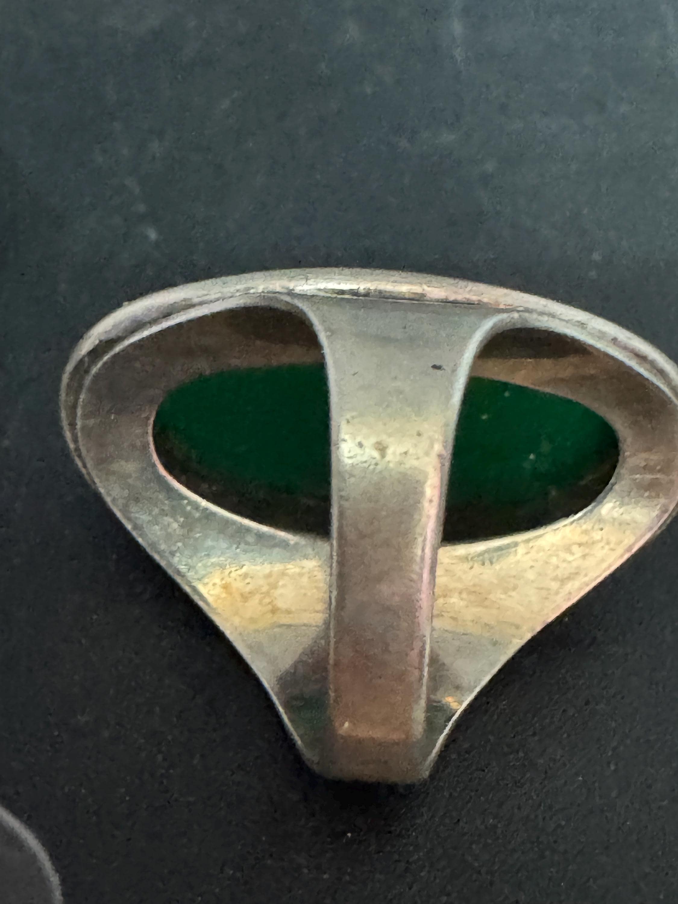 Uk Size K.5 modernist 925 Sterling silver ring with green oval gemstone,