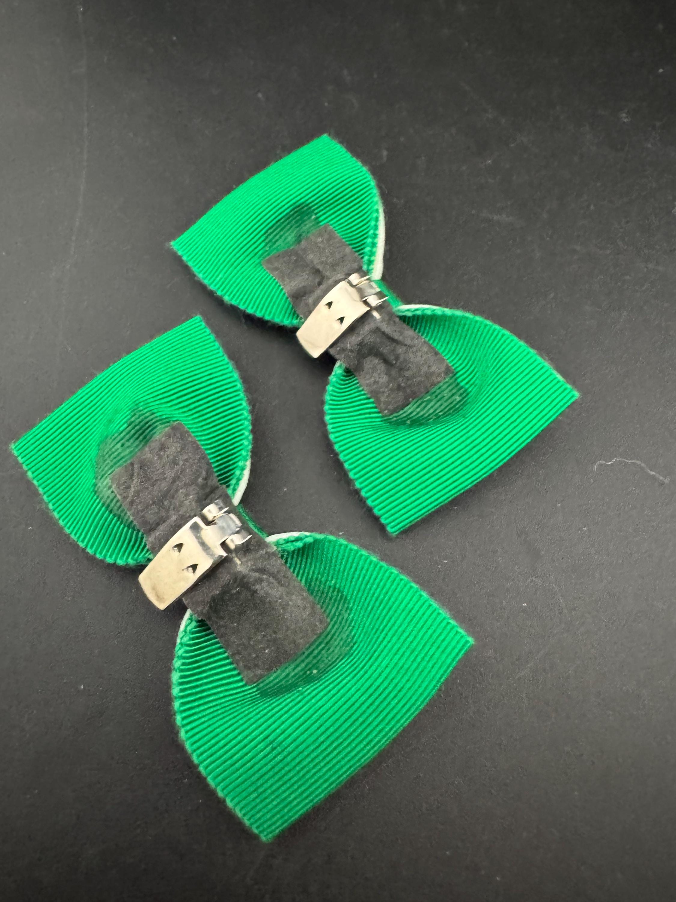 Vintage pair of bright green and white polka dot GROSGRAIN BOW shoe clips ideal pimp up your pumps flats 1980s 1990s