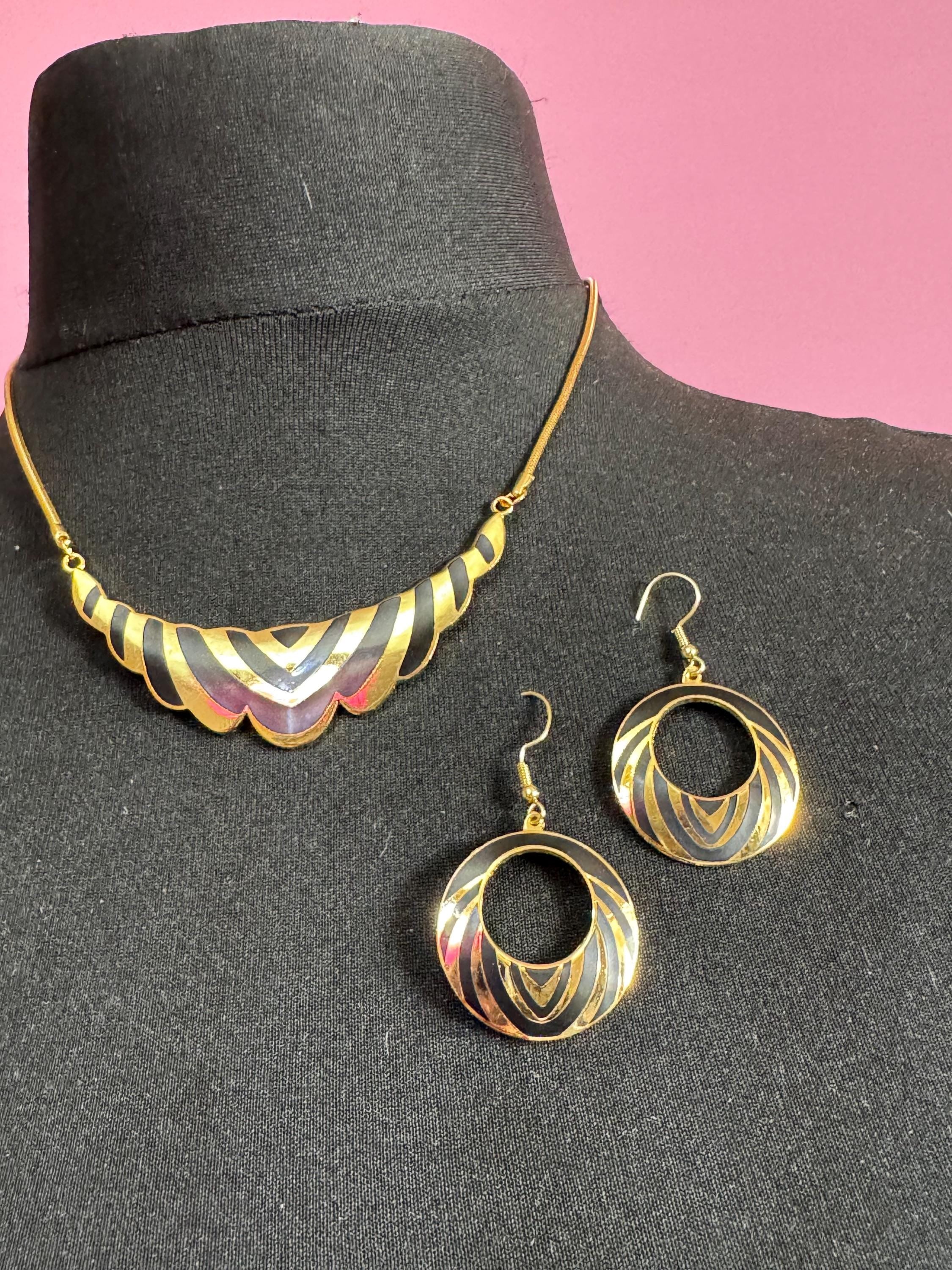 vintage 1980s black and gold enamel collar necklace and matching disc earrings, unused retro jewelry set