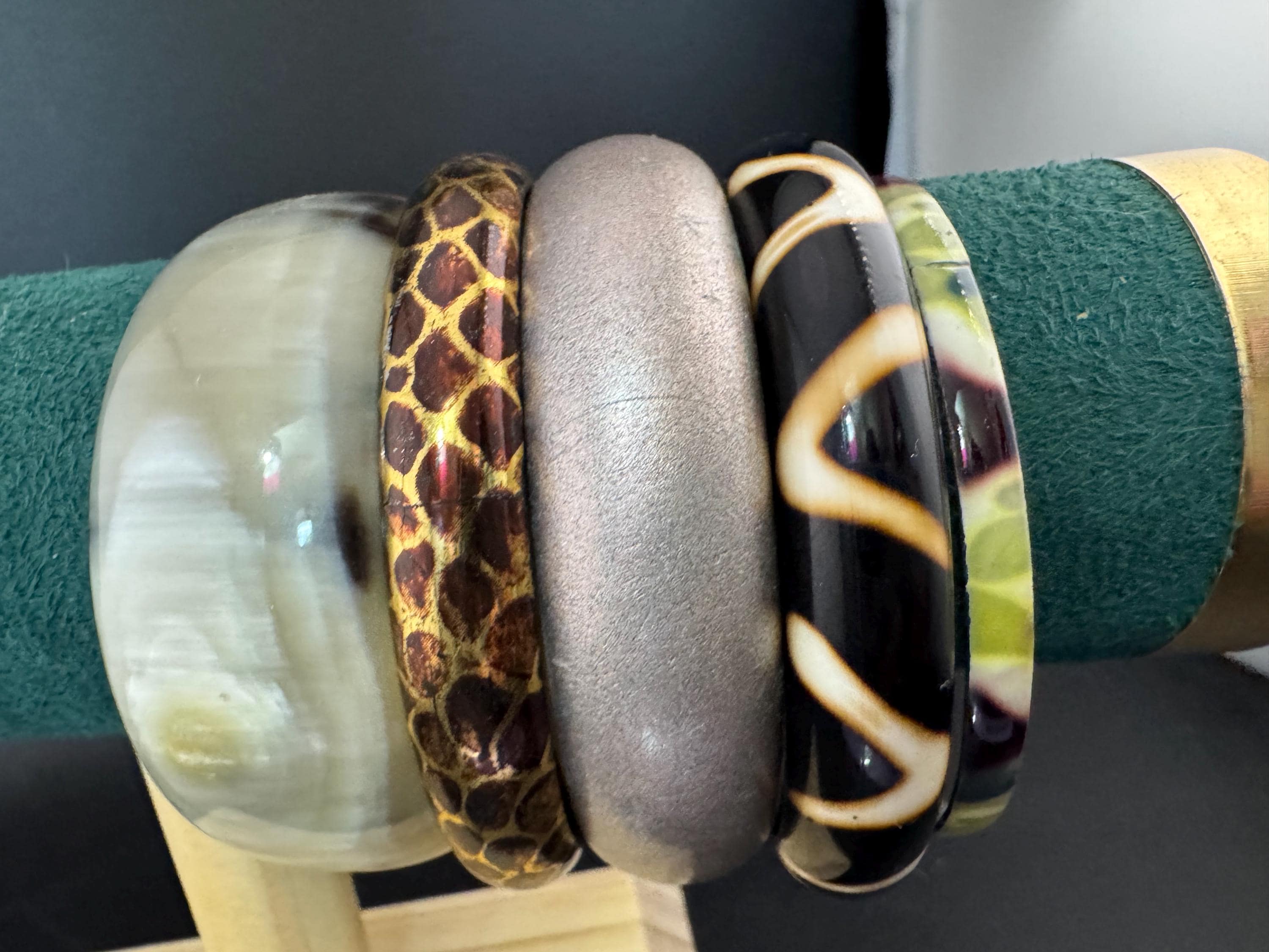 Cream brown yellow animal print beige stack of vintage retro plastic metal bangles