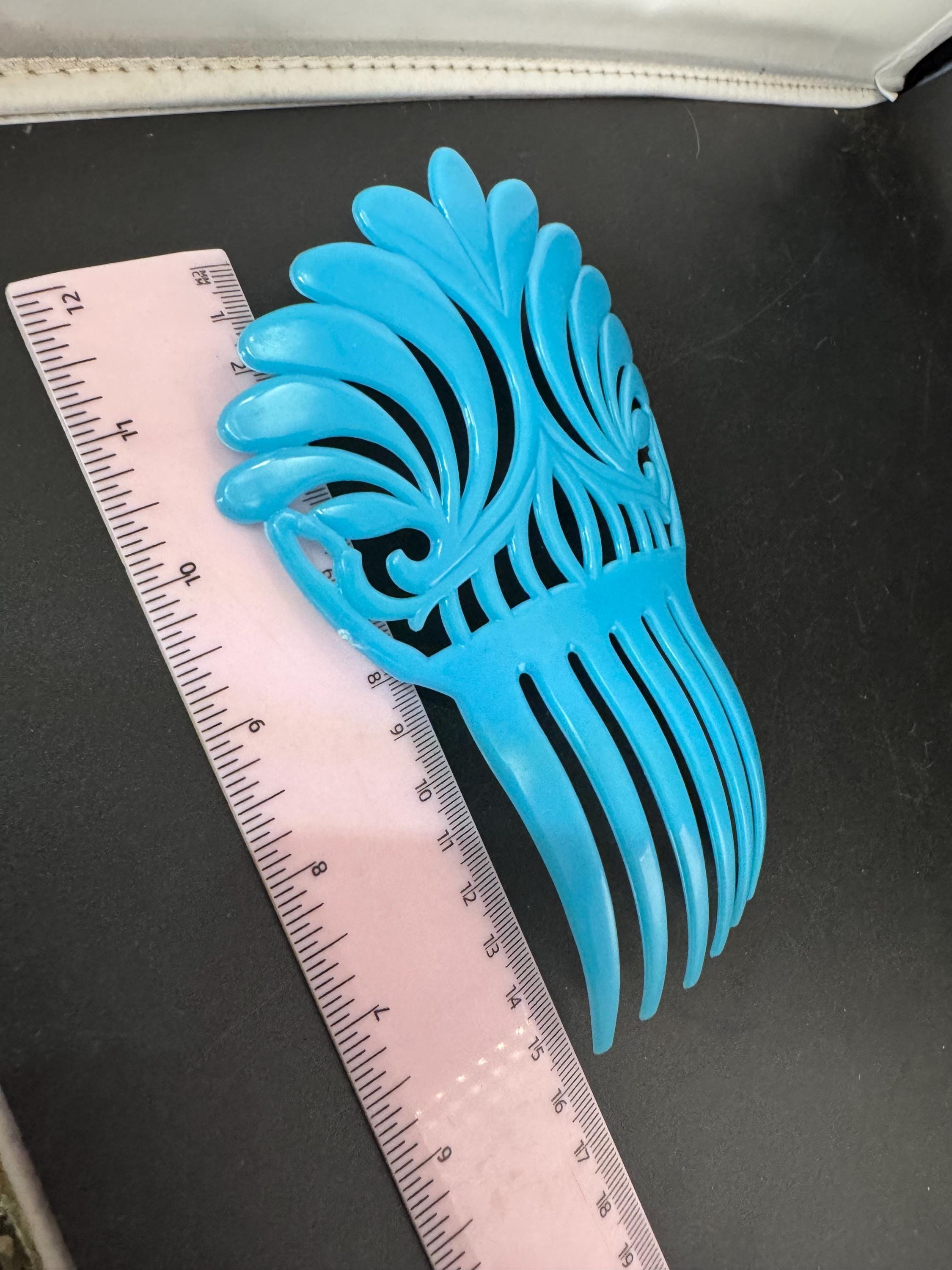 vintage turquoise BLUE openwork plastic traditional Spanish peineta hair comb, mantilla