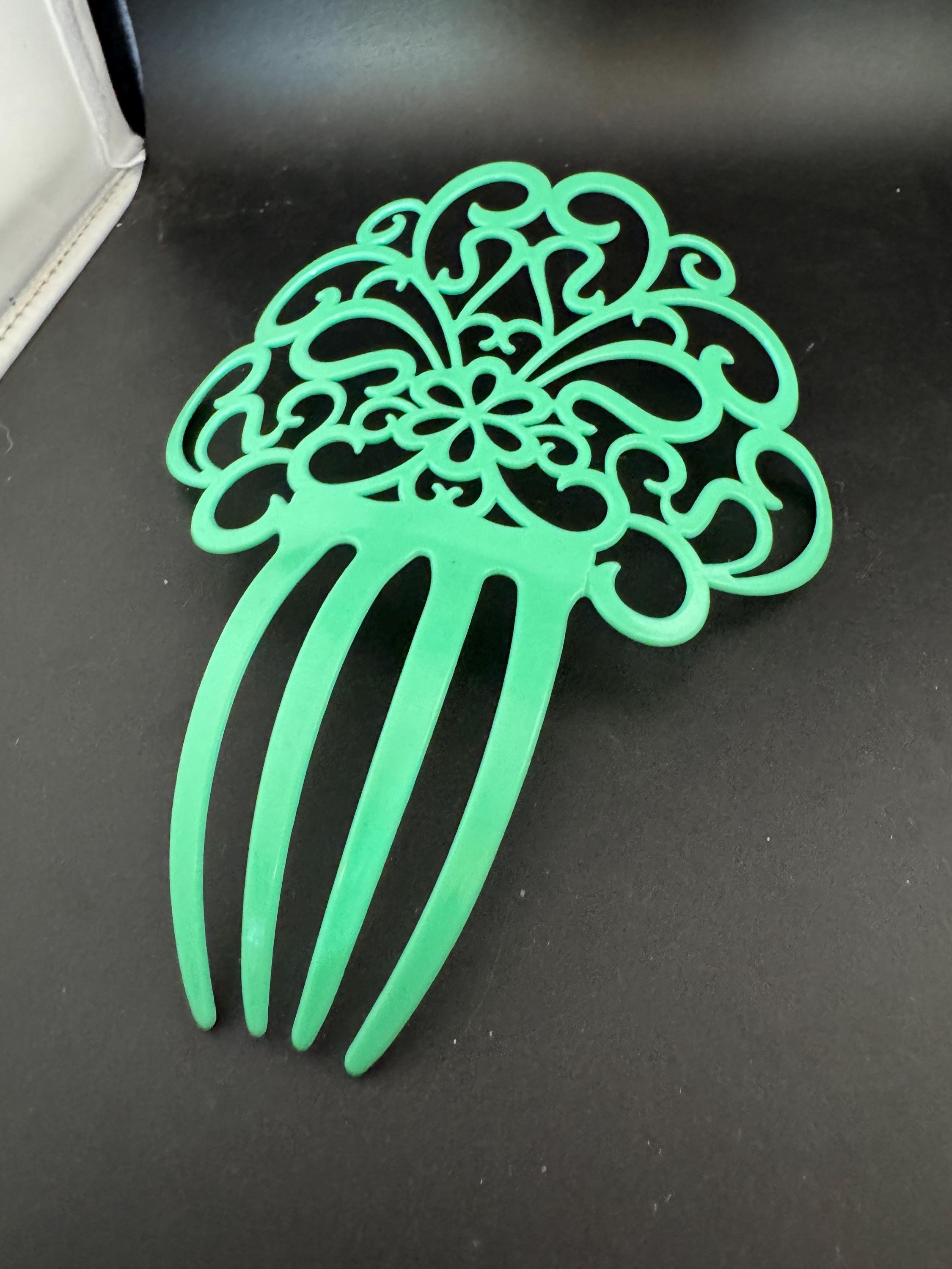 vintage as found large mint green openwork plastic traditional Spanish peineta hair comb, mantilla