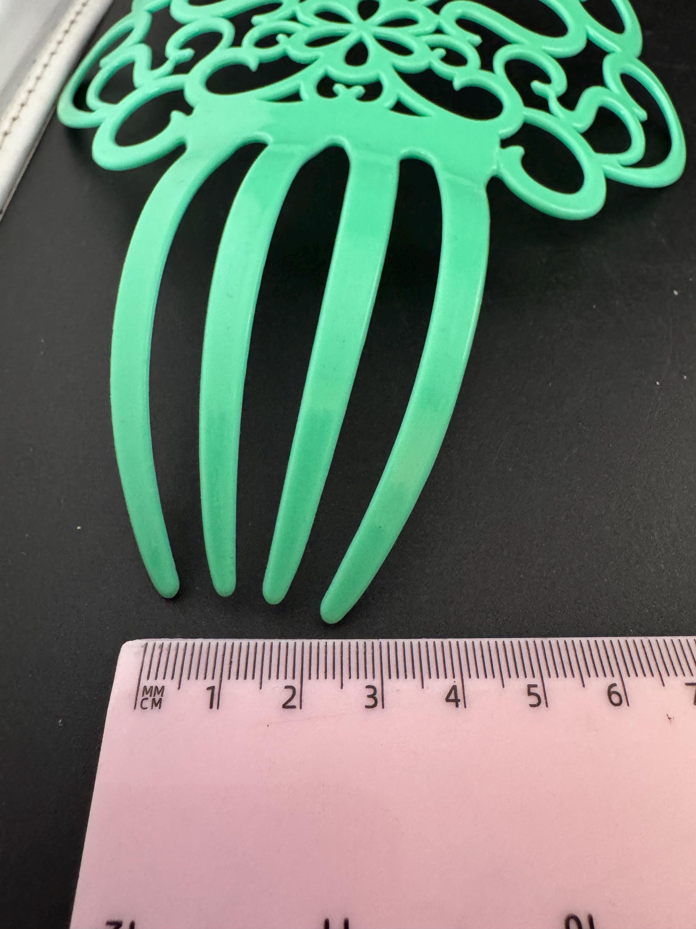 vintage as found large mint green openwork plastic traditional Spanish peineta hair comb, mantilla