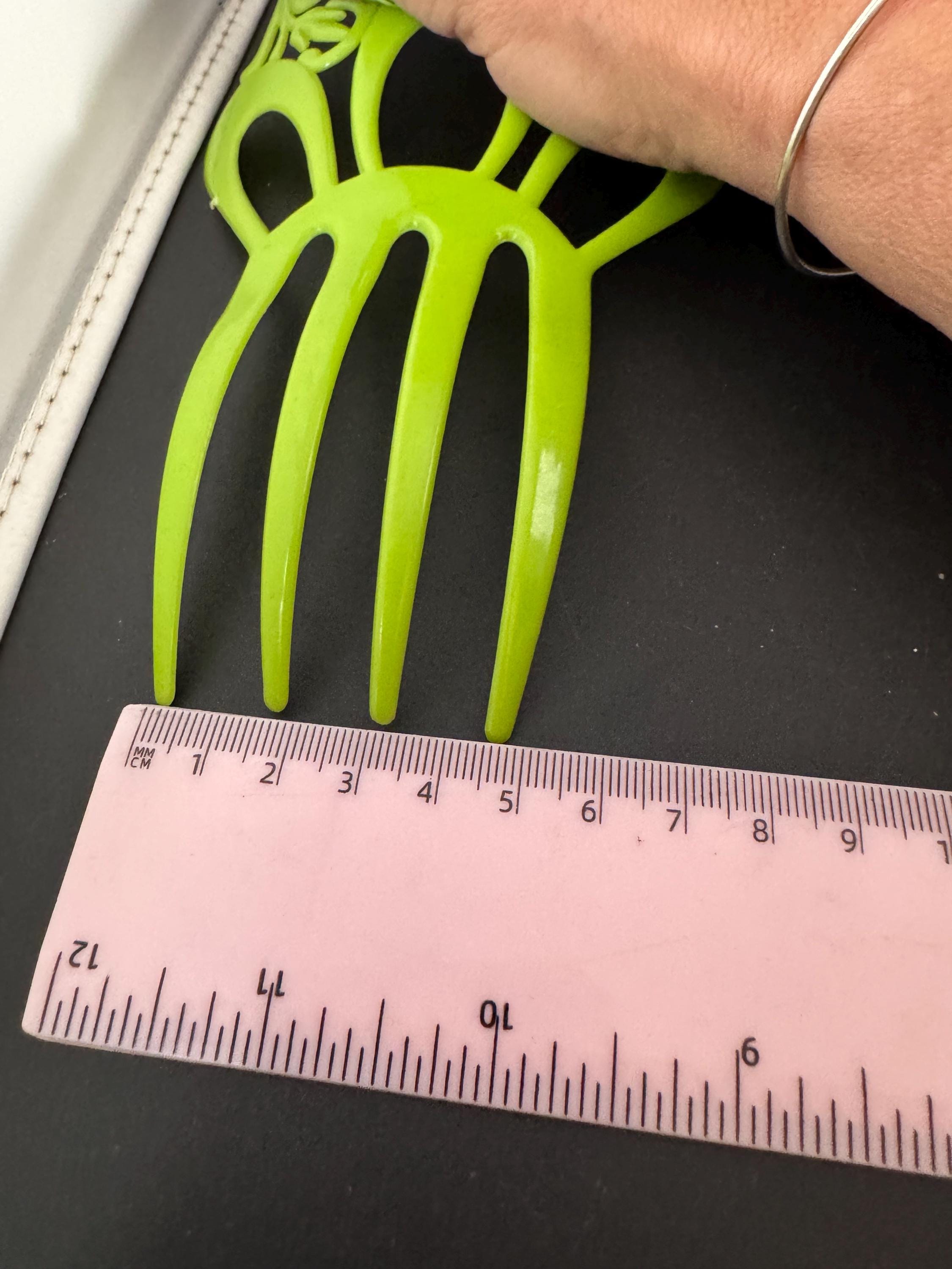 vintage light green openwork plastic traditional Spanish peineta hair comb, mantilla