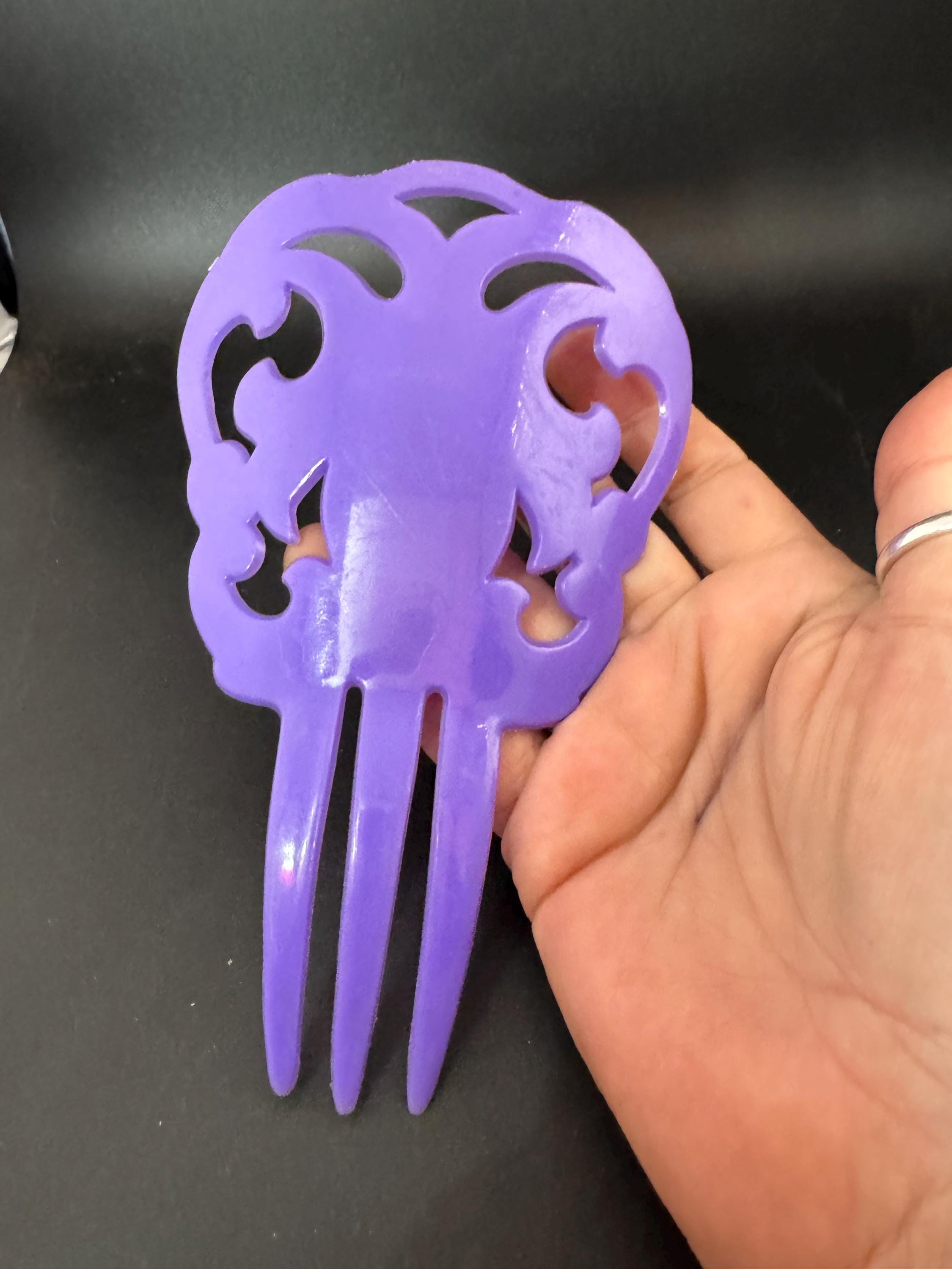 vintage purple openwork plastic traditional Spanish peineta hair comb, mantilla