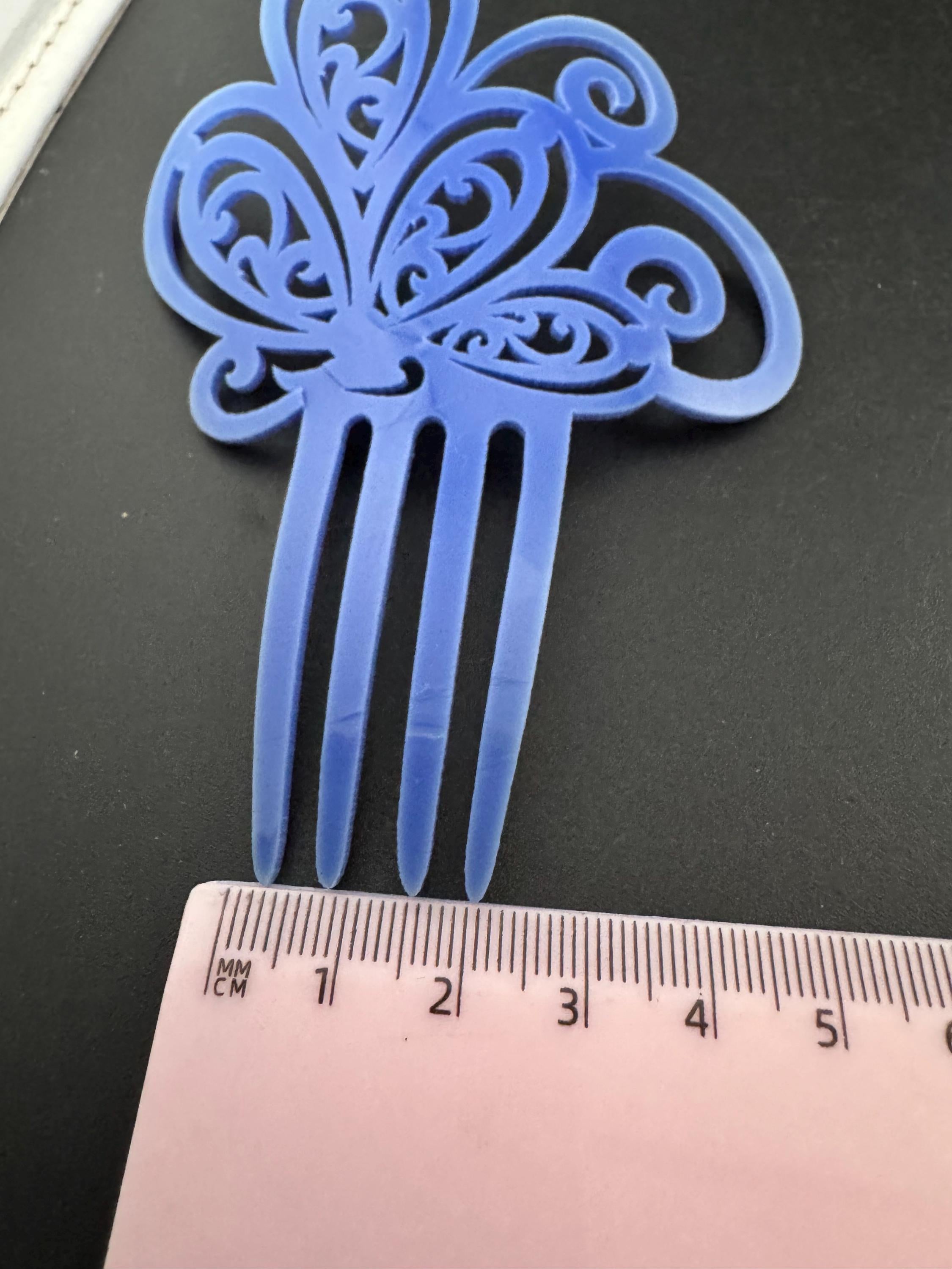 vintage purple openwork plastic traditional Spanish peineta hair comb, mantilla
