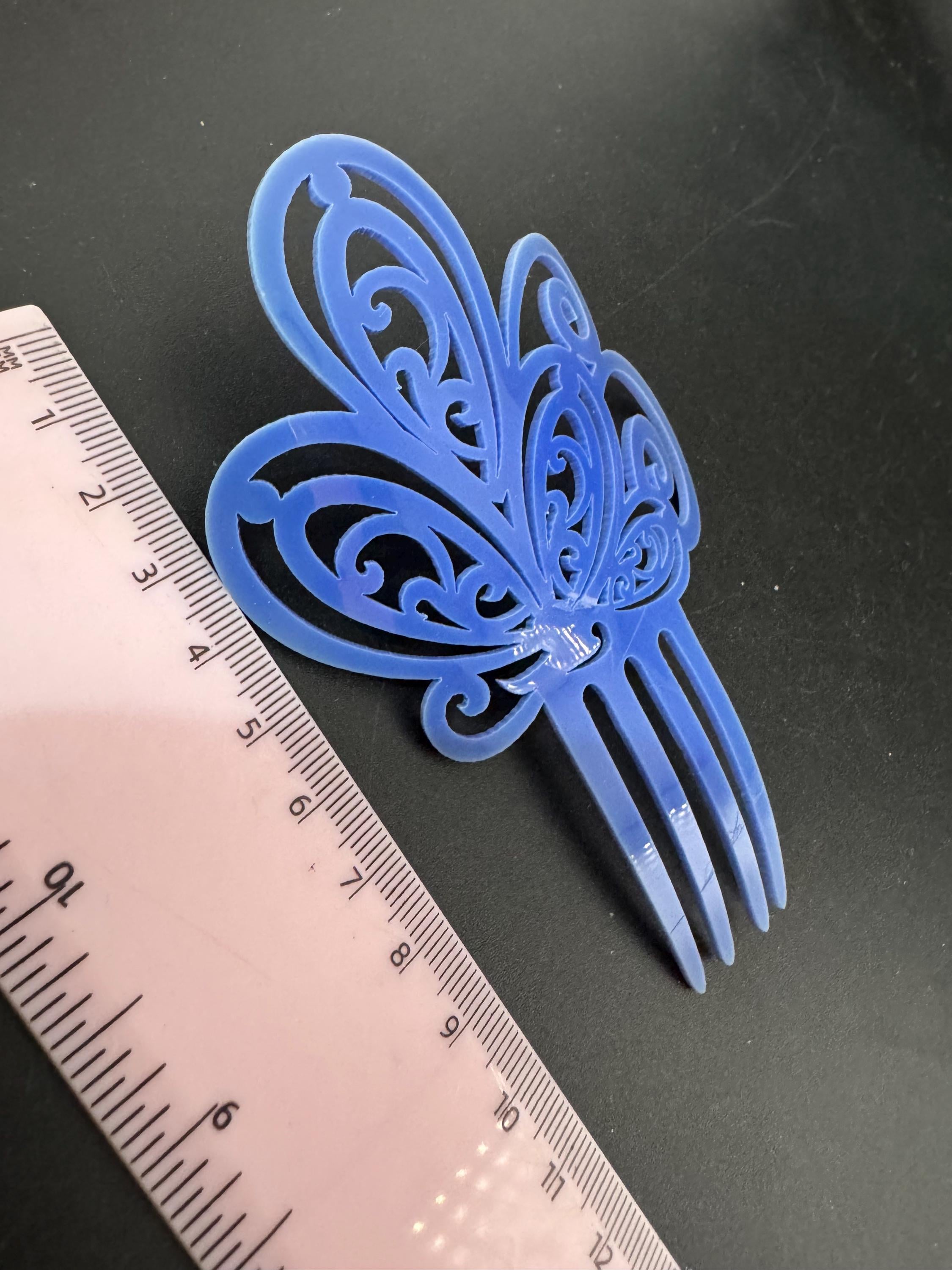 vintage purple openwork plastic traditional Spanish peineta hair comb, mantilla