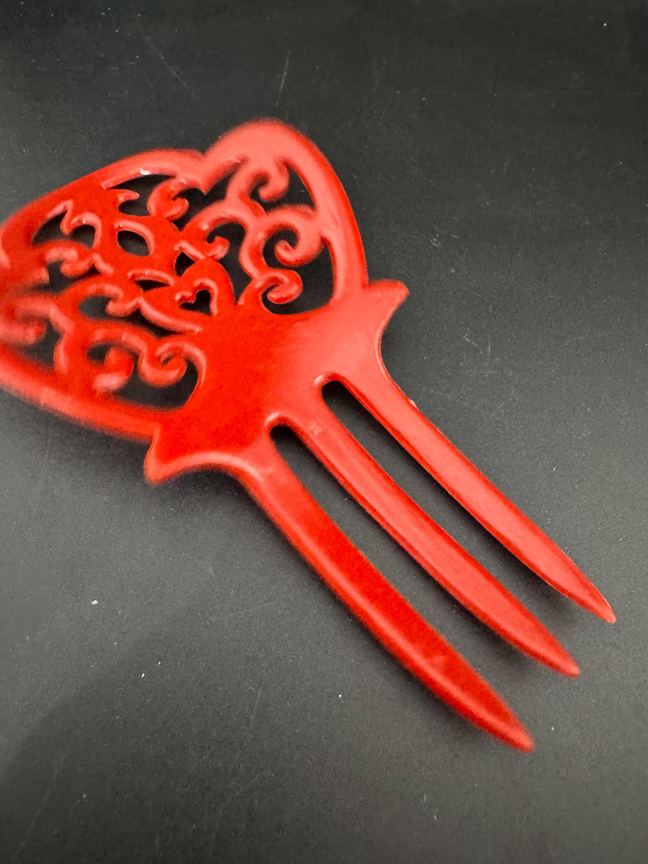 vintage dark red openwork plastic traditional Spanish peineta hair comb, mantilla