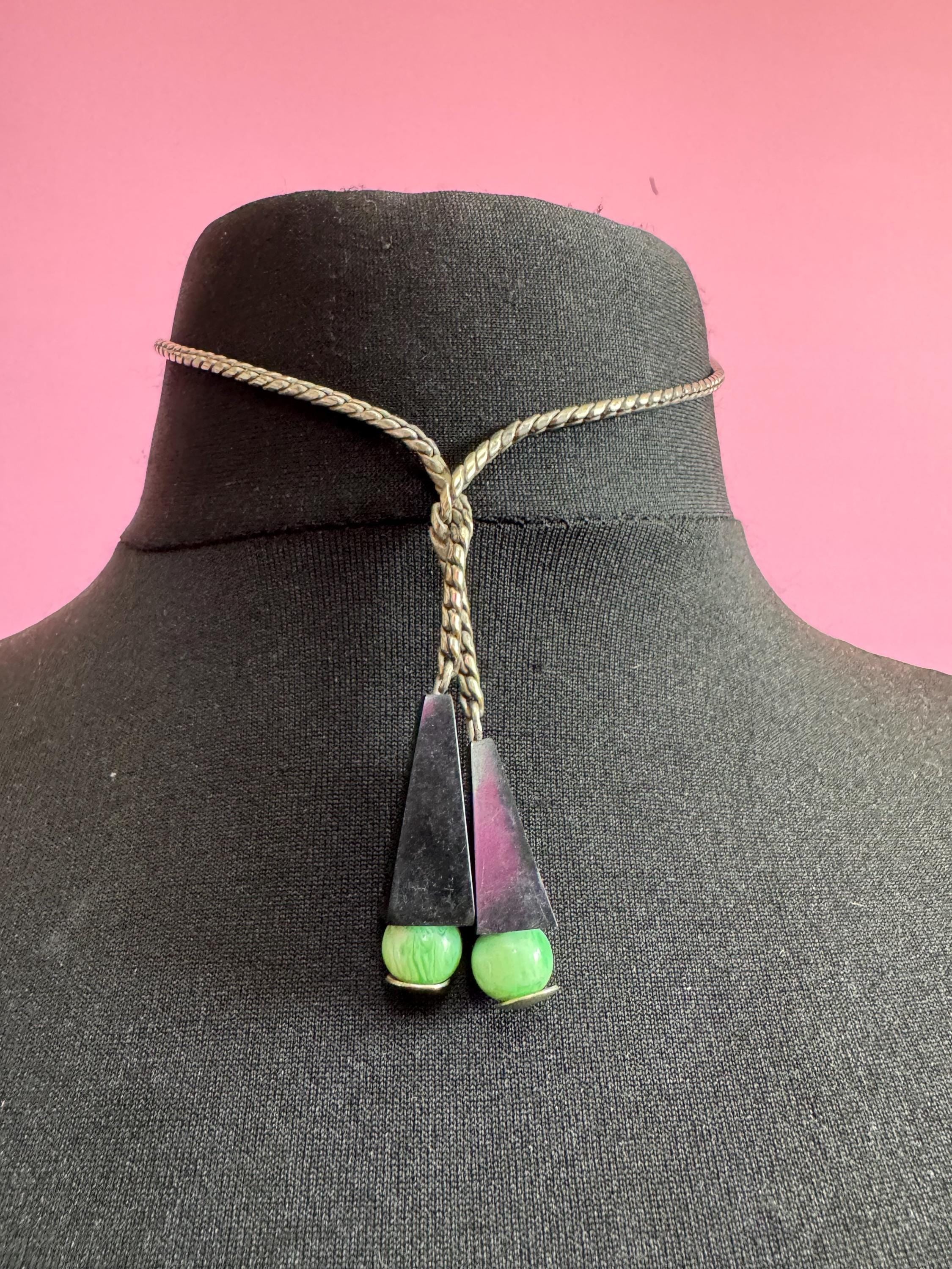 Petite fit Art deco Jakob Bengel modernist Chrome silver metal 1920s black and Green galalith plastic teardrop geometric bead necklace