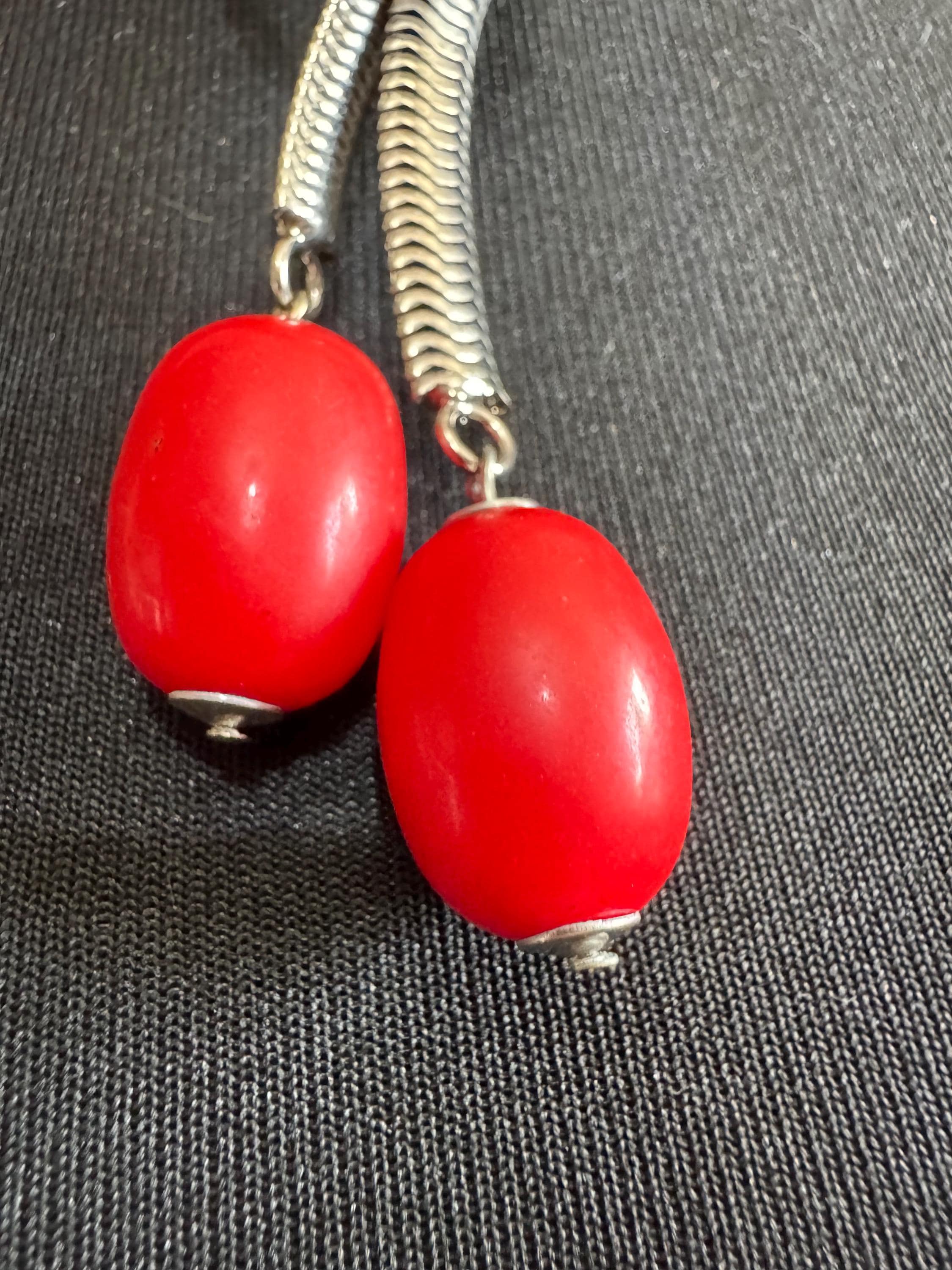 Art deco Jakob Bengel modernist Chrome silver tone metal 1920s bright red galalith oval beaded snake chain necklace 47cm