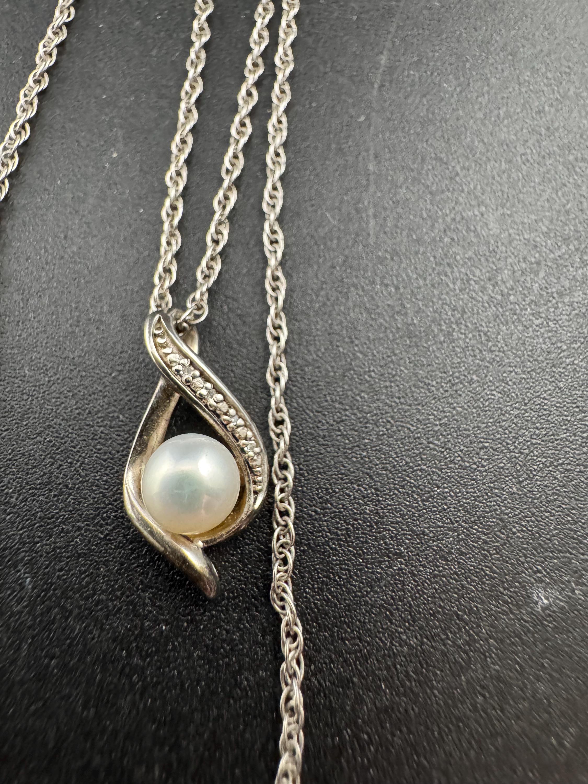 925 sterling silver dainty natural cultured pearl pendant on a 48cm chain