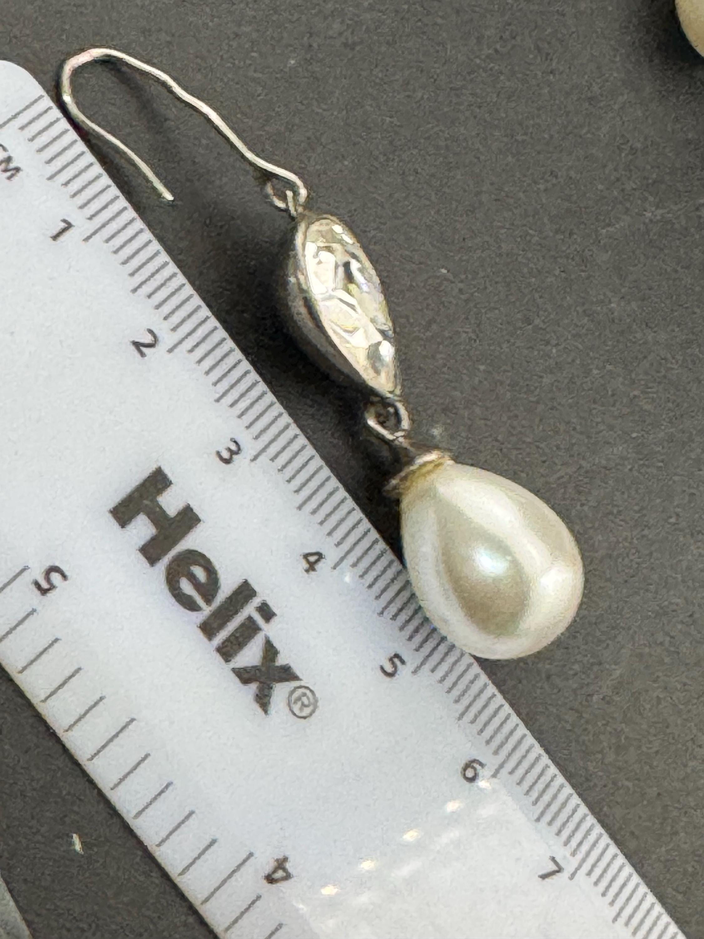 Vintage 1980s 925 Sterling Silver long glass pearl Drop pierced Earrings