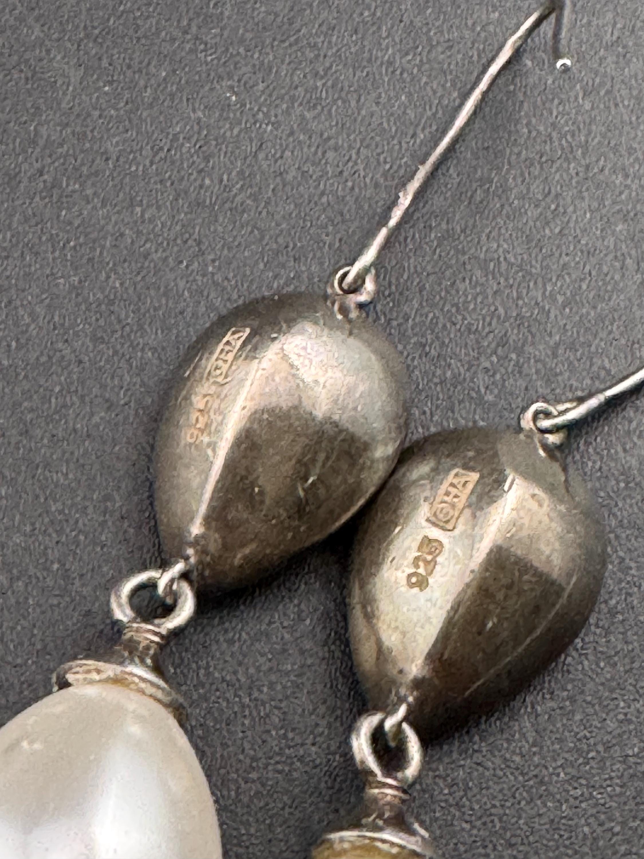 Vintage 1980s 925 Sterling Silver long glass pearl Drop pierced Earrings