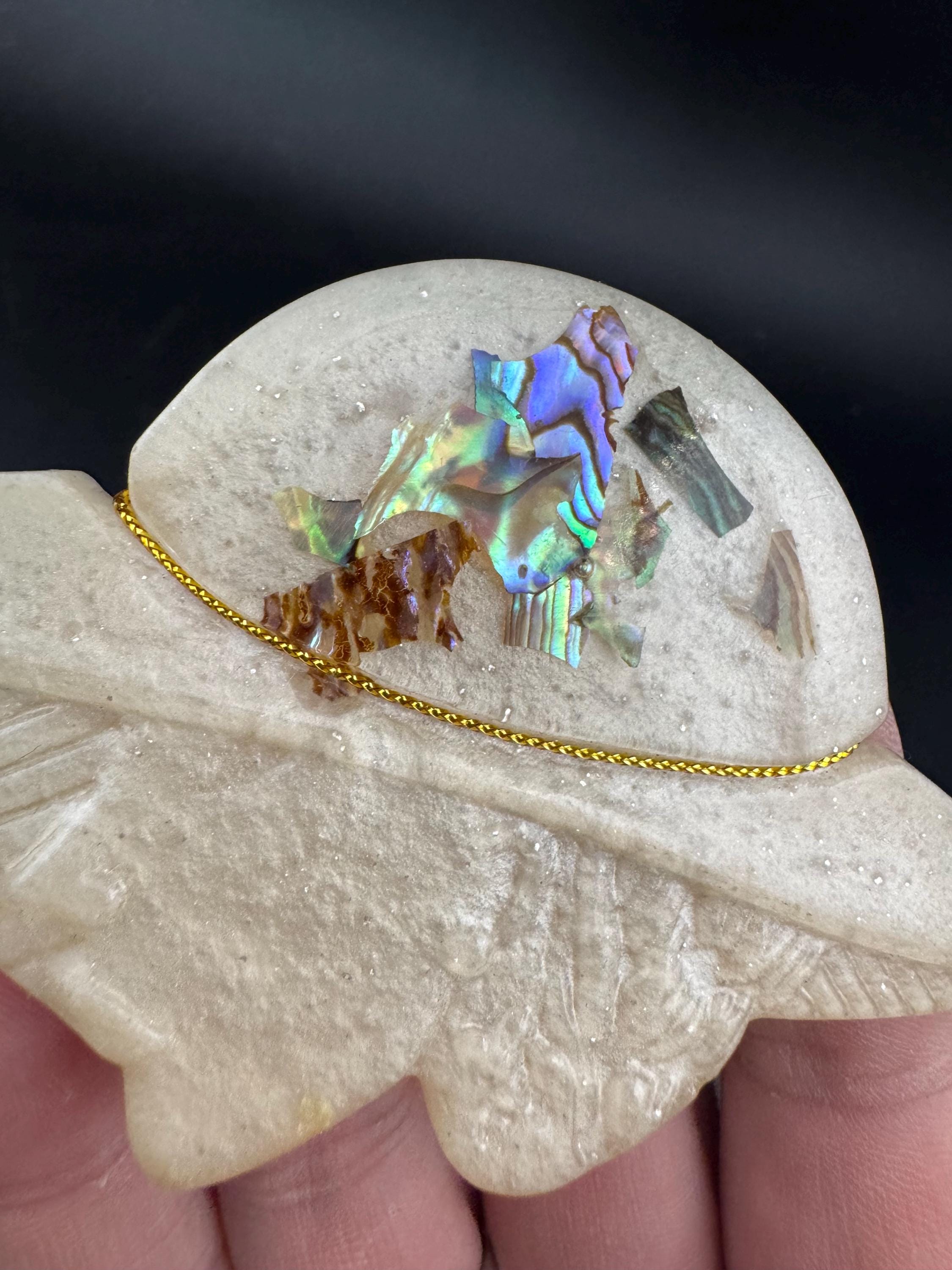 Oversized vintage lady in wide brimmed hat cream brooch inset with abalone shell, early plastic 1960s