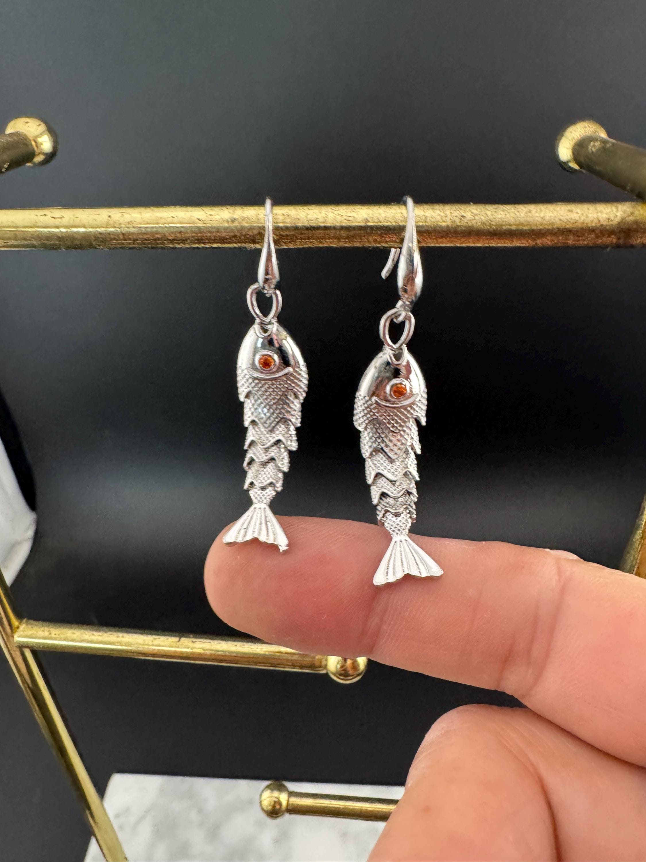18k GP earwires Nautical silver or gold tone 3D novelty articulated moving fish dangly drop charm earrings for pierced ears