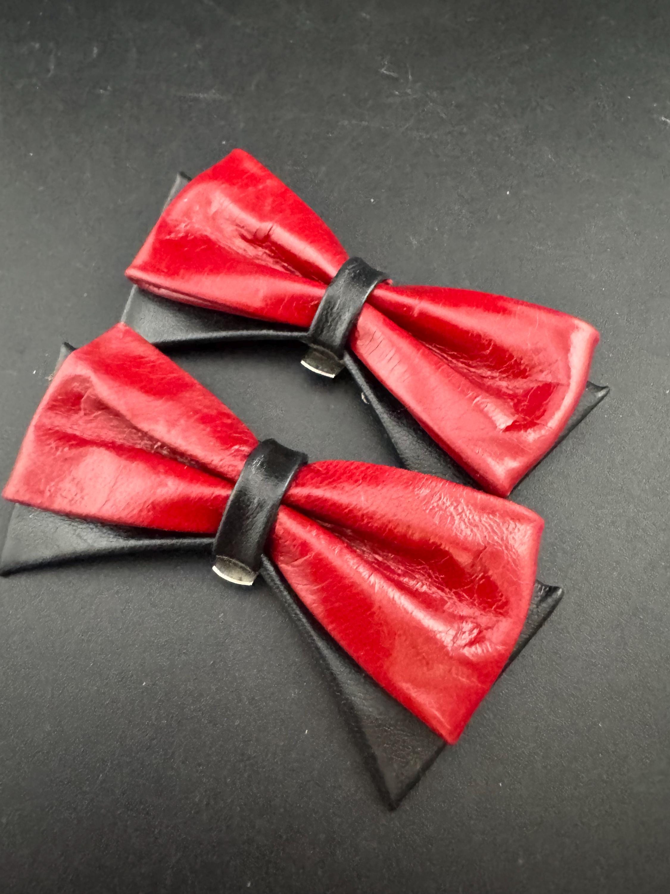 Vintage pair of black and dark red leather twist detail shoe clips trims ideal pumps flats decorations 1980s 1990s