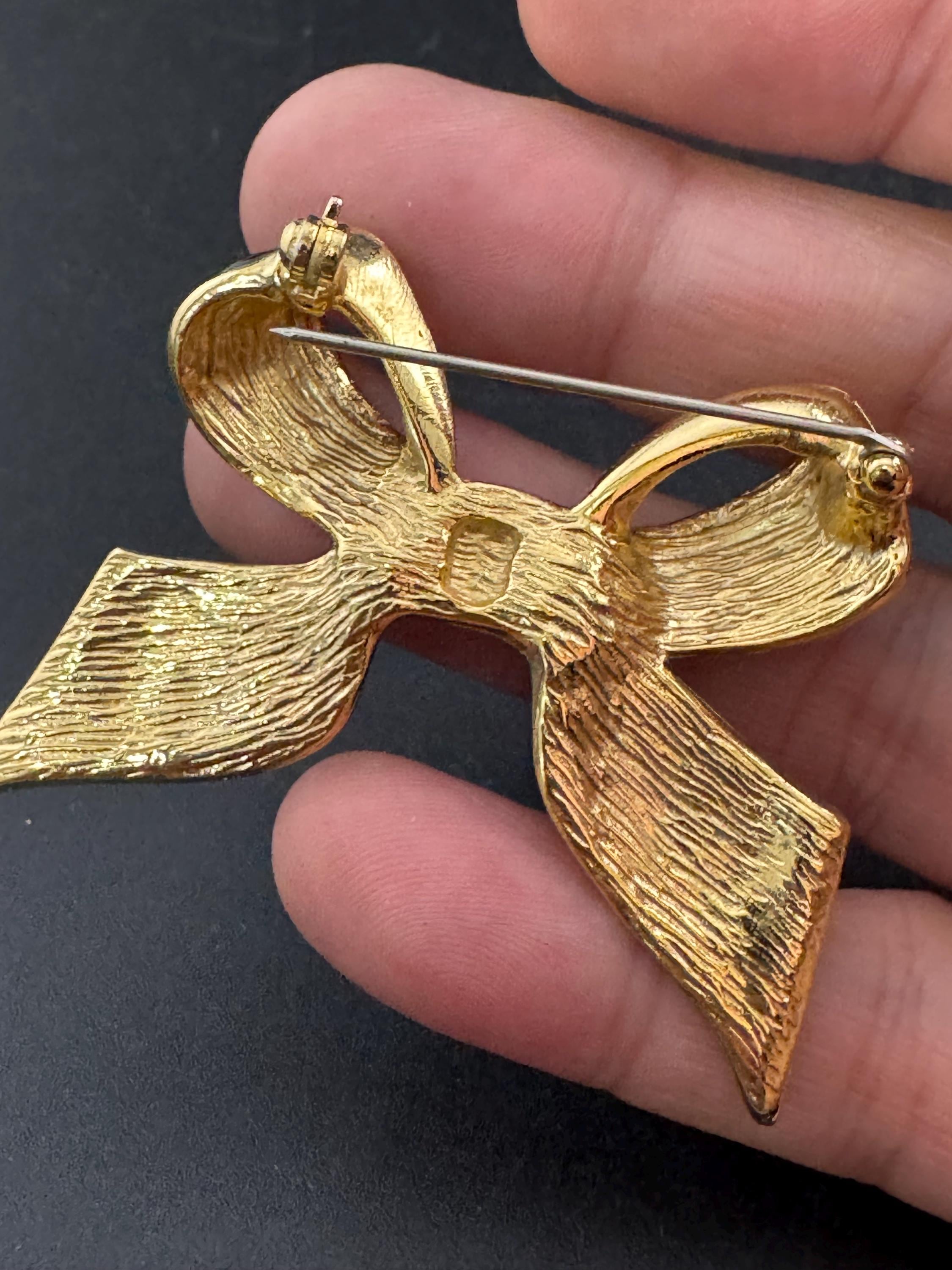 Vintage high end 5cm black Enamel gold tone bow brooch