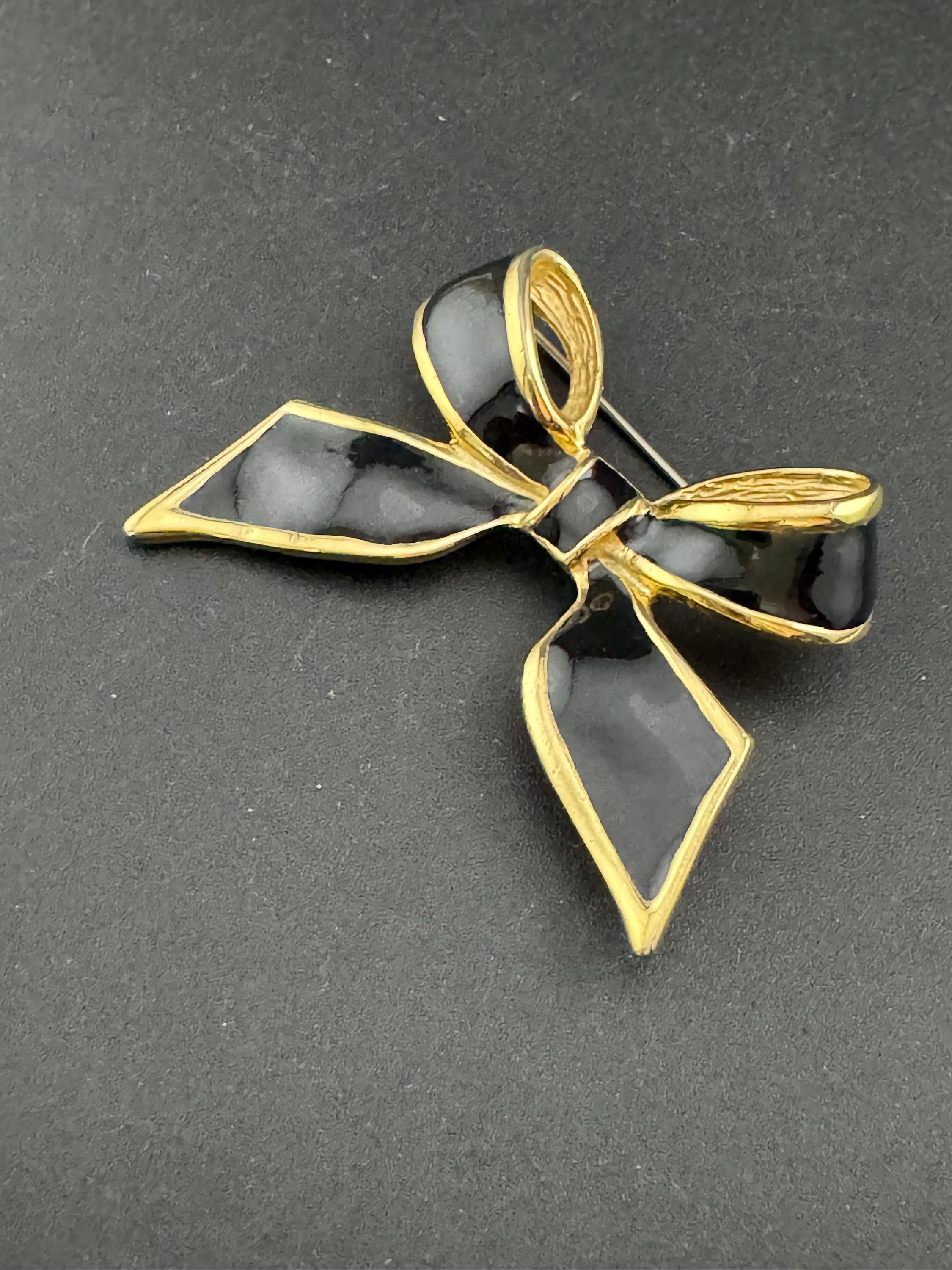 Vintage high end 5cm black Enamel gold tone bow brooch