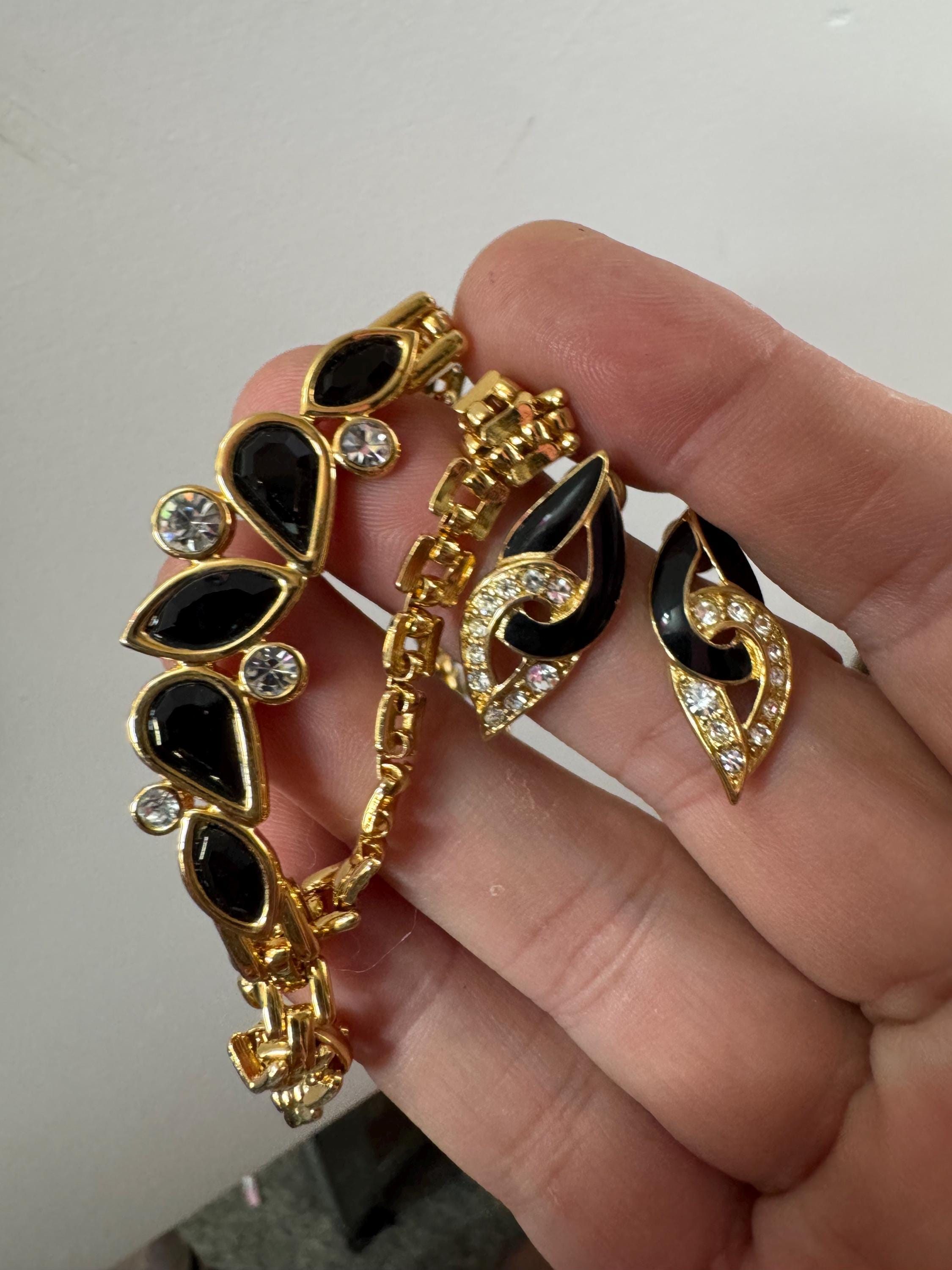 Signed TRIFARI designer black enamel crystal set necklace and matching earring set, Vintage 43cm