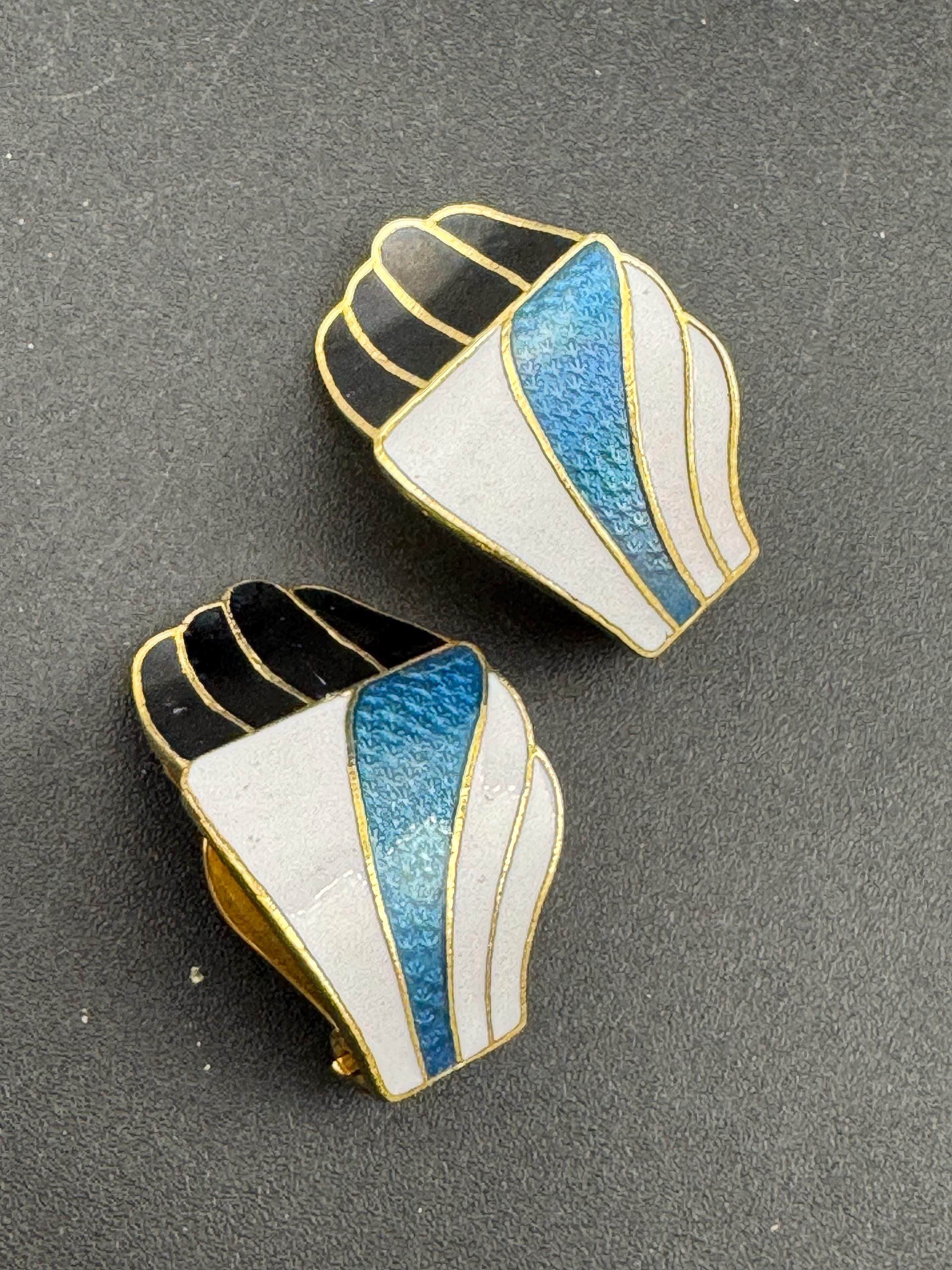 Vintage Retro pair black blue and white cloisonné enamel geometric half hoop curved clip on earrings gold tone