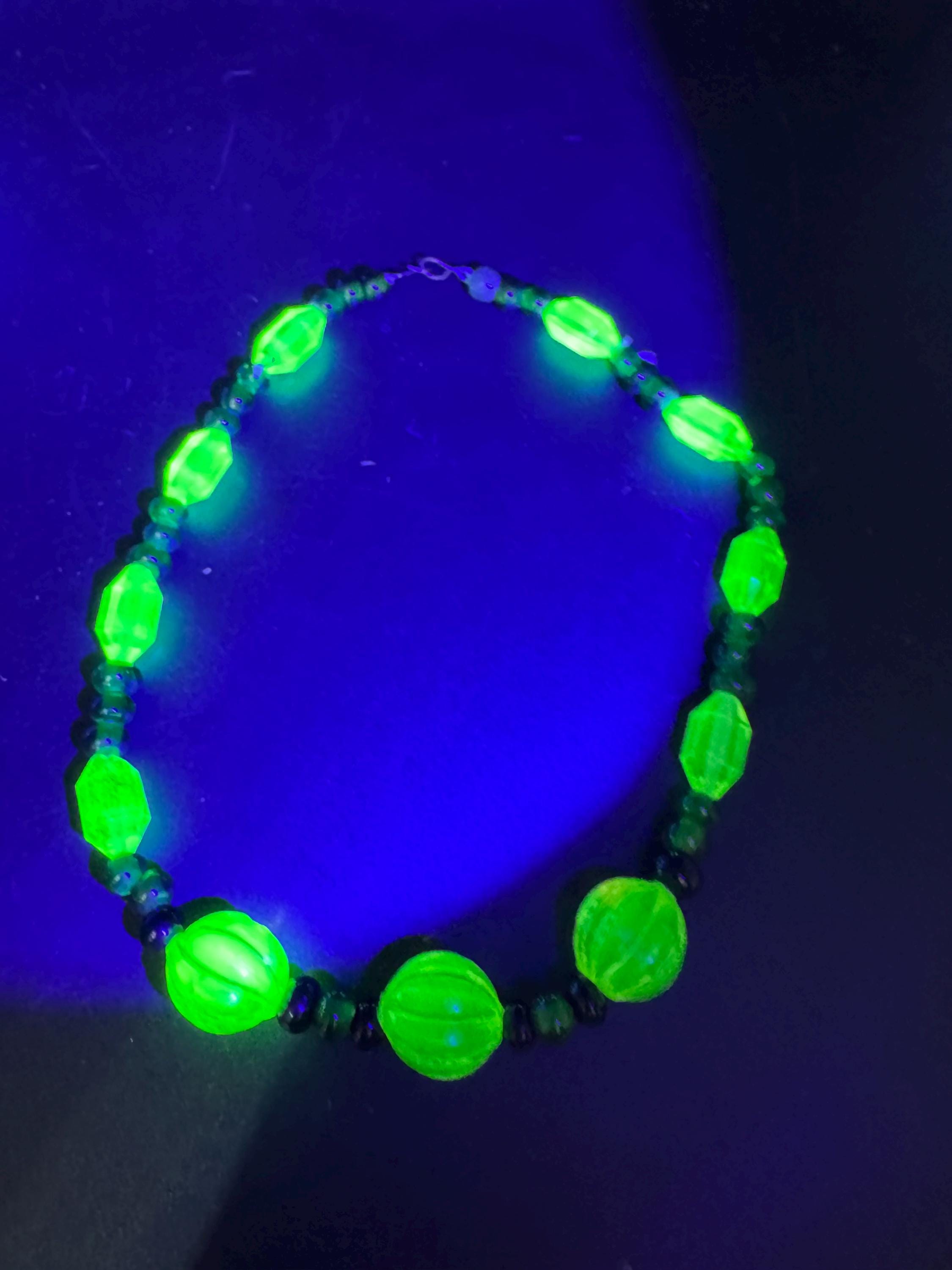 Old UV Reactive Art Deco rolled gold warernelon beaded necklace, uranium 42cm