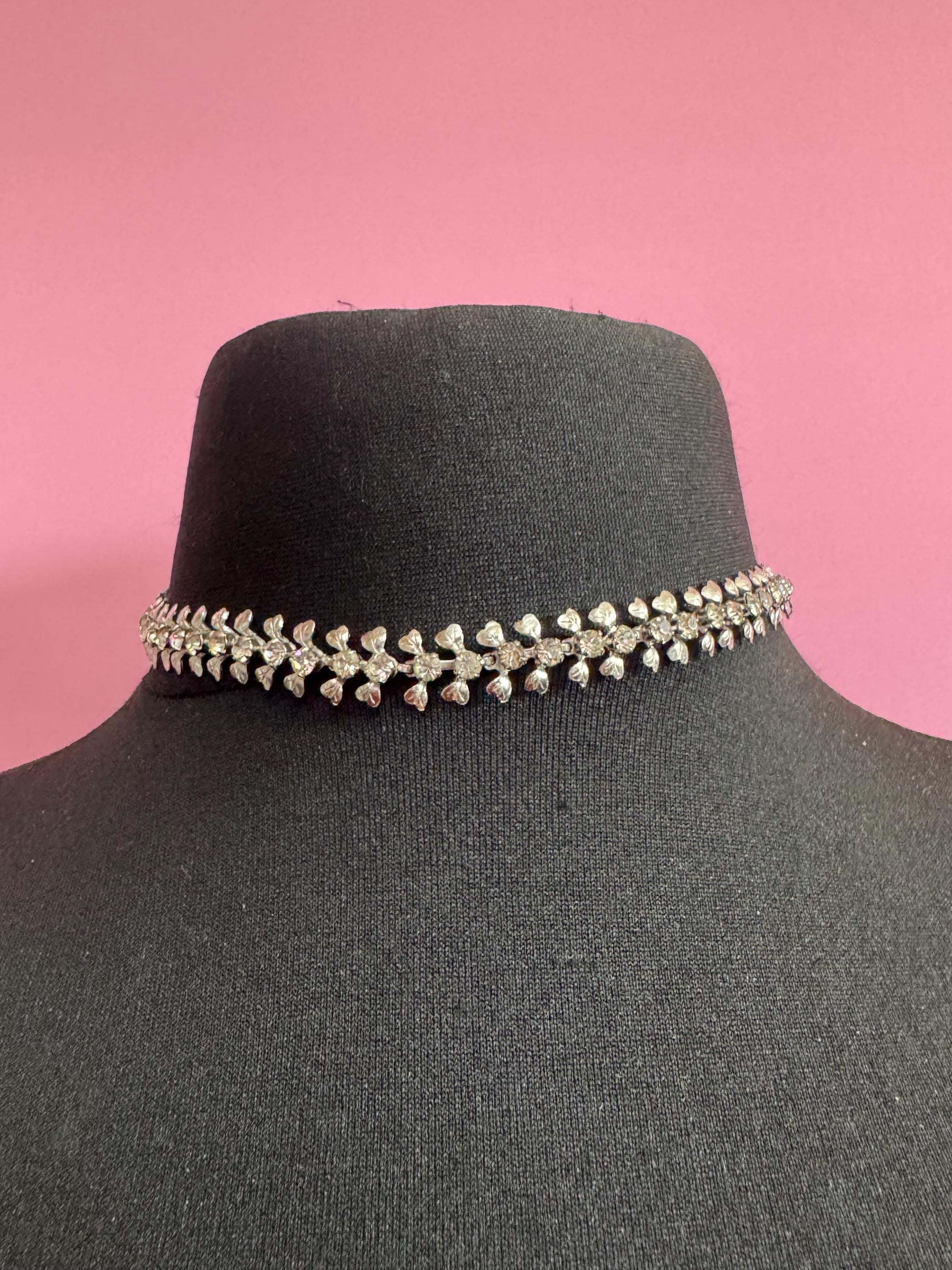 Dainty sit on the neck petite 40cm vintage clear diamanté rhinestone crystal silver tone choker necklace mid century