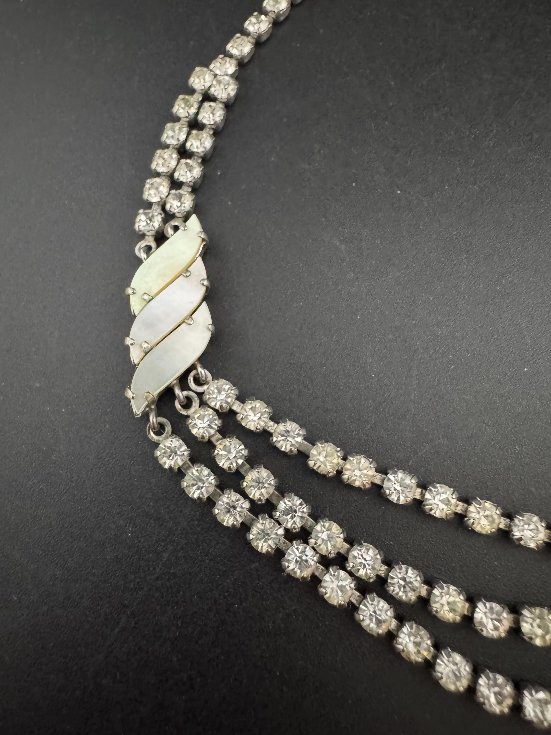 To 43cm vintage clear diamanté rhinestone mother of pearl crystal silver tone drop choker necklace mid century