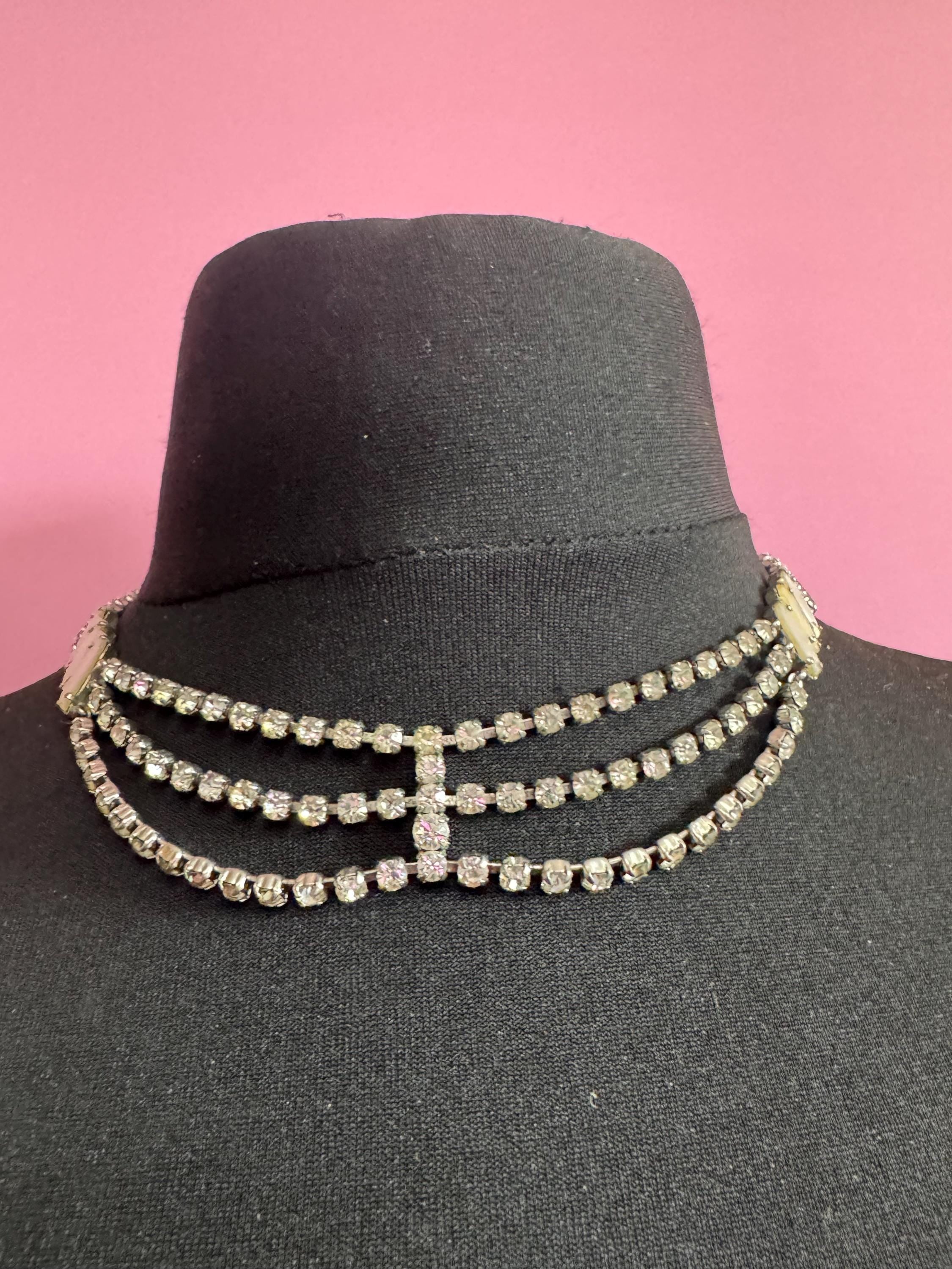 To 43cm vintage clear diamanté rhinestone mother of pearl crystal silver tone drop choker necklace mid century