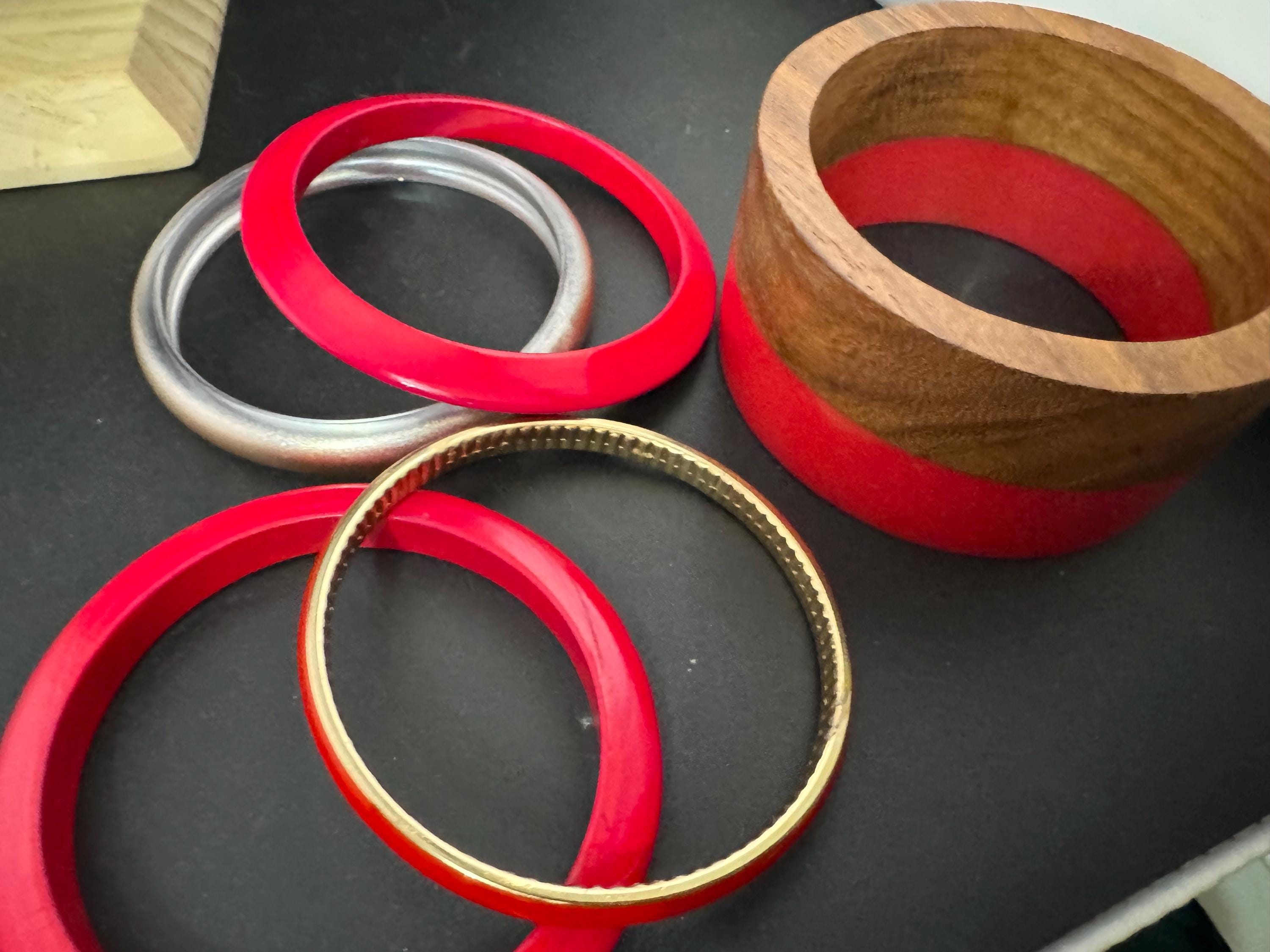 Vintage stack of red brown pink plastic bangles retro acrylic wooden bracelets