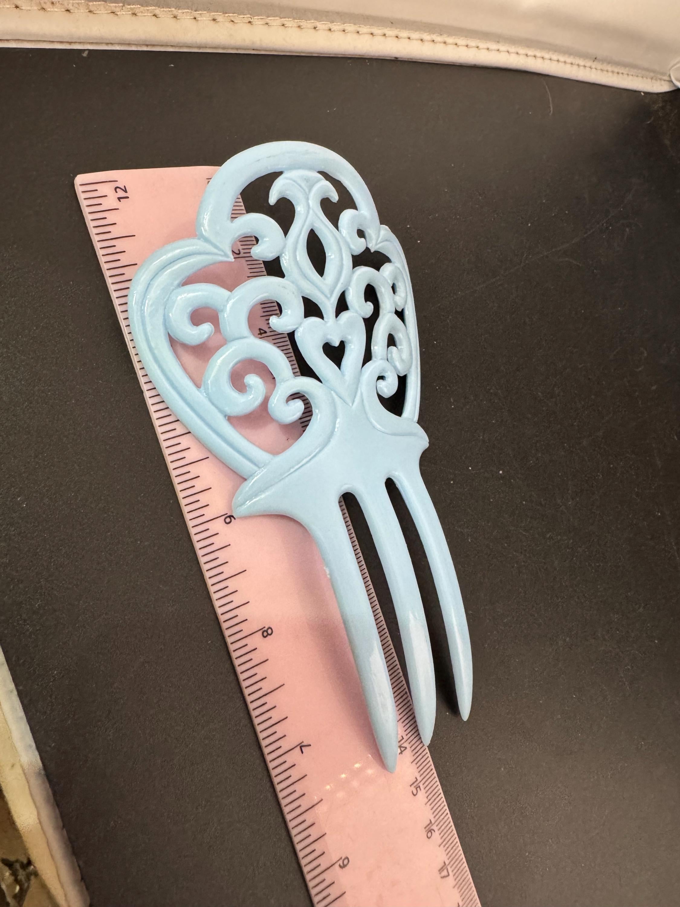 vintage ice blue BLUE openwork plastic traditional Spanish peineta hair comb, mantilla
