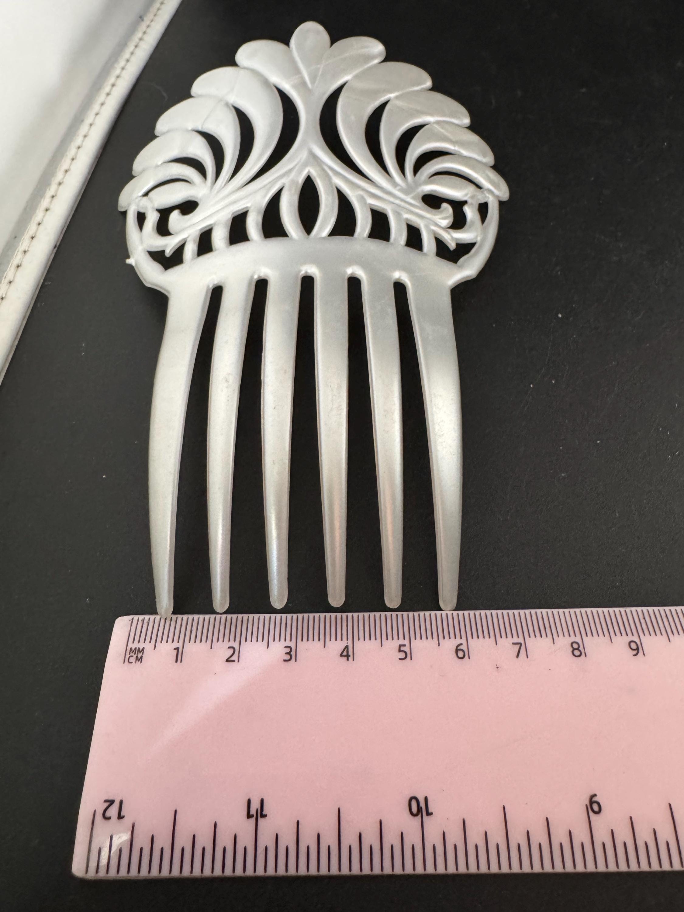 vintage large pearl white openwork plastic traditional Spanish peineta hair comb, mantilla