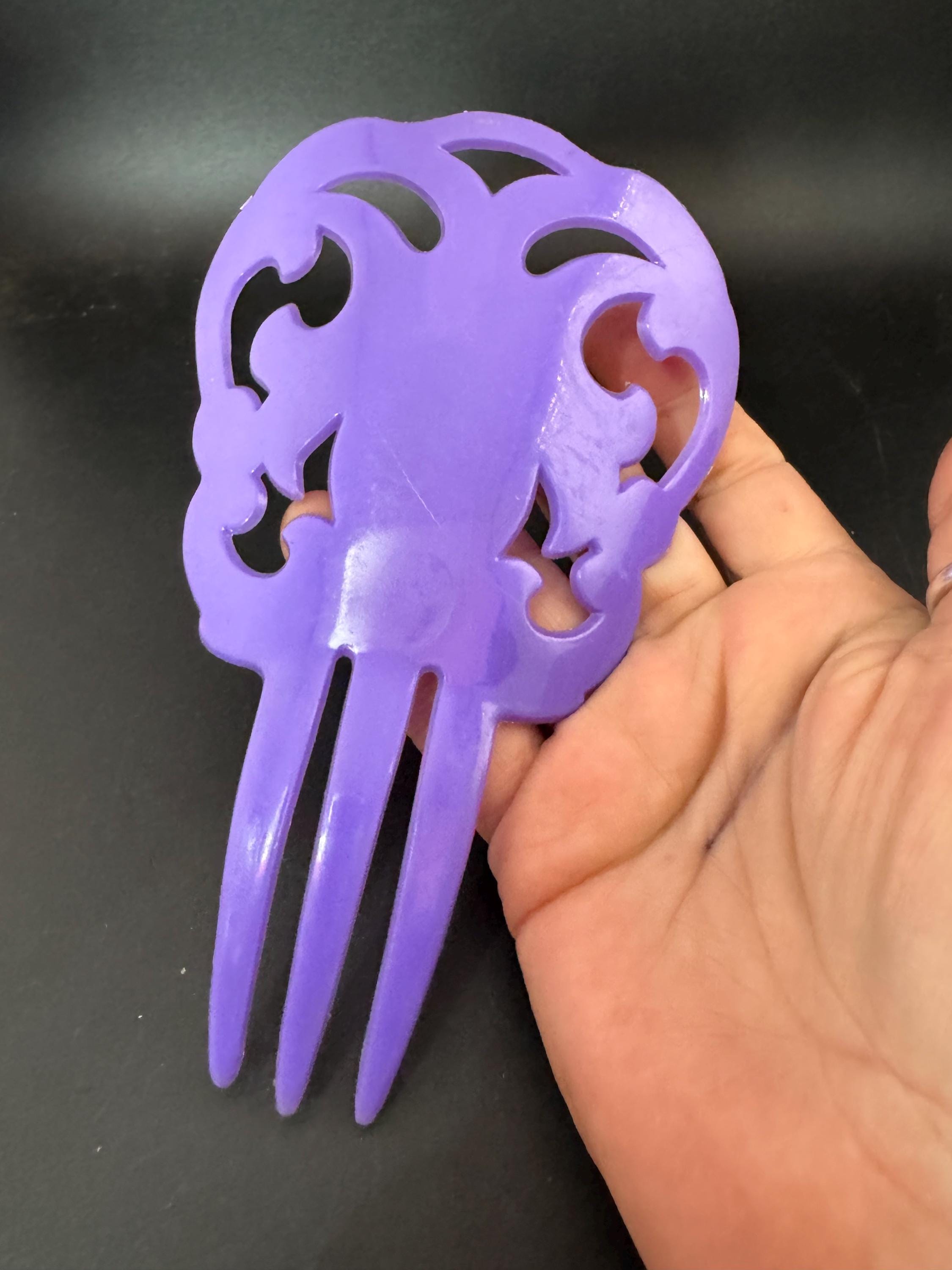 vintage purple openwork plastic traditional Spanish peineta hair comb, mantilla