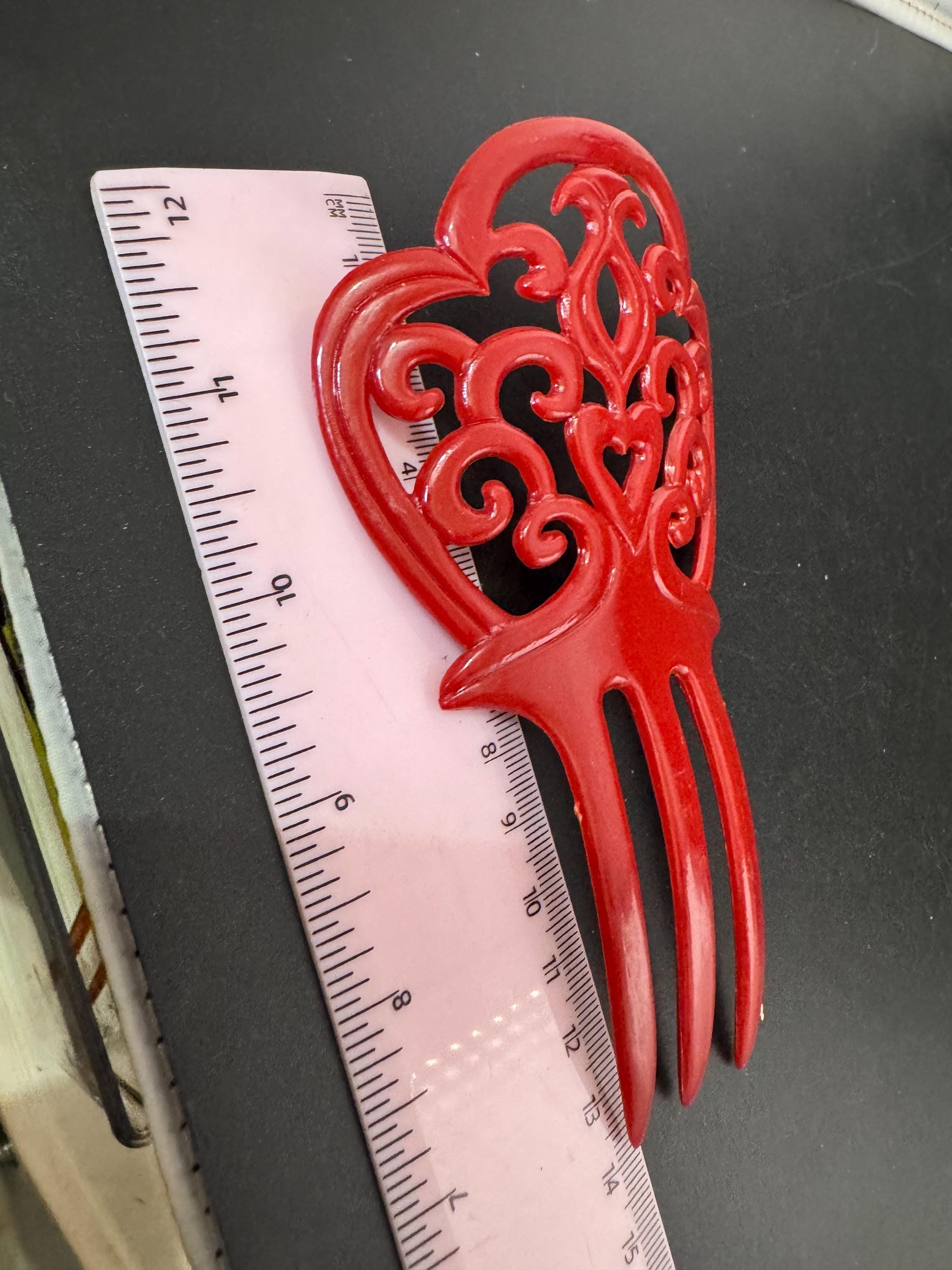 vintage dark red openwork plastic traditional Spanish peineta hair comb, mantilla