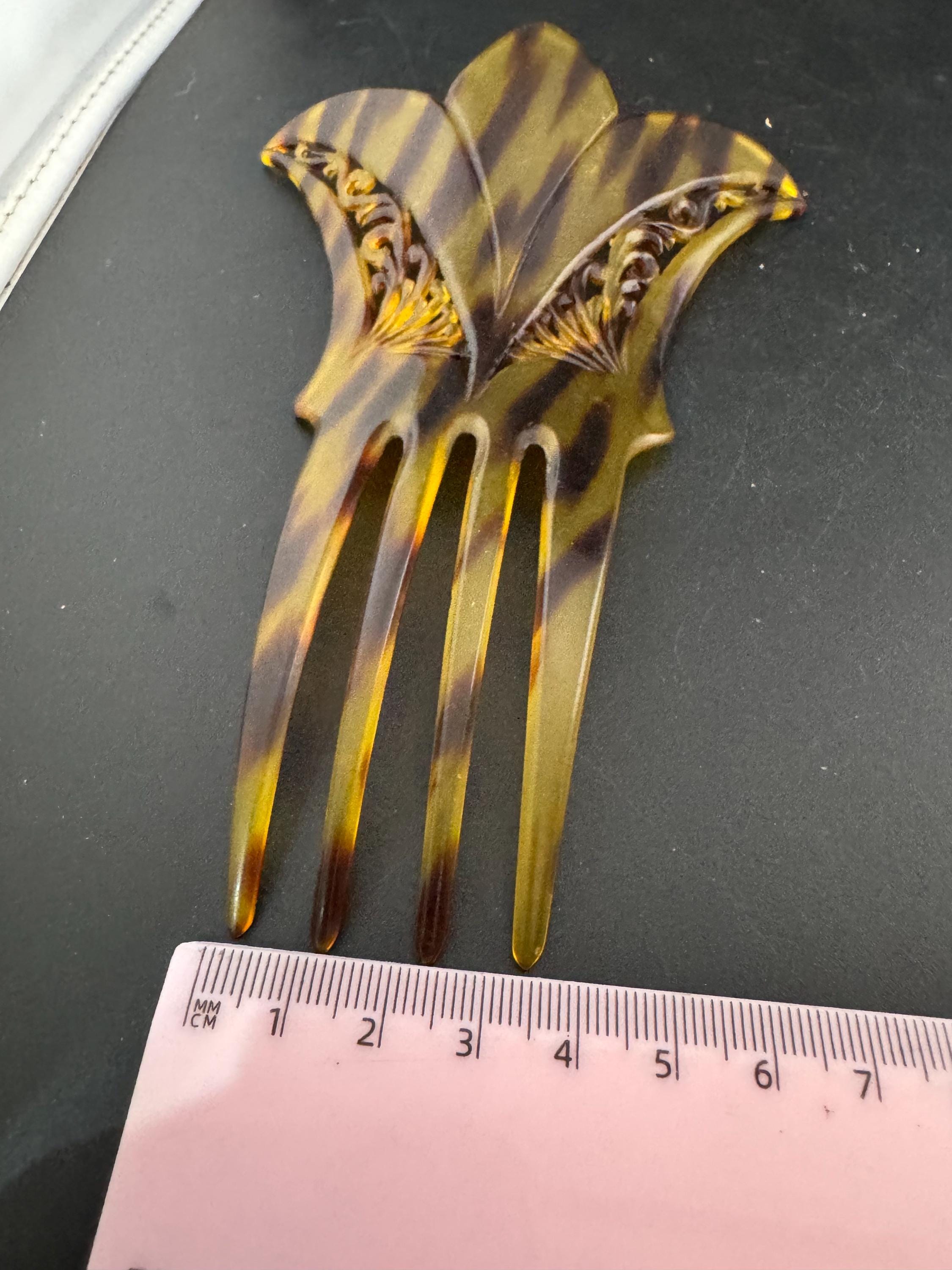 Antique Mantilla Comb Brown Faux Tortoiseshell Celluloid Cut out work Hair Slides Peineta