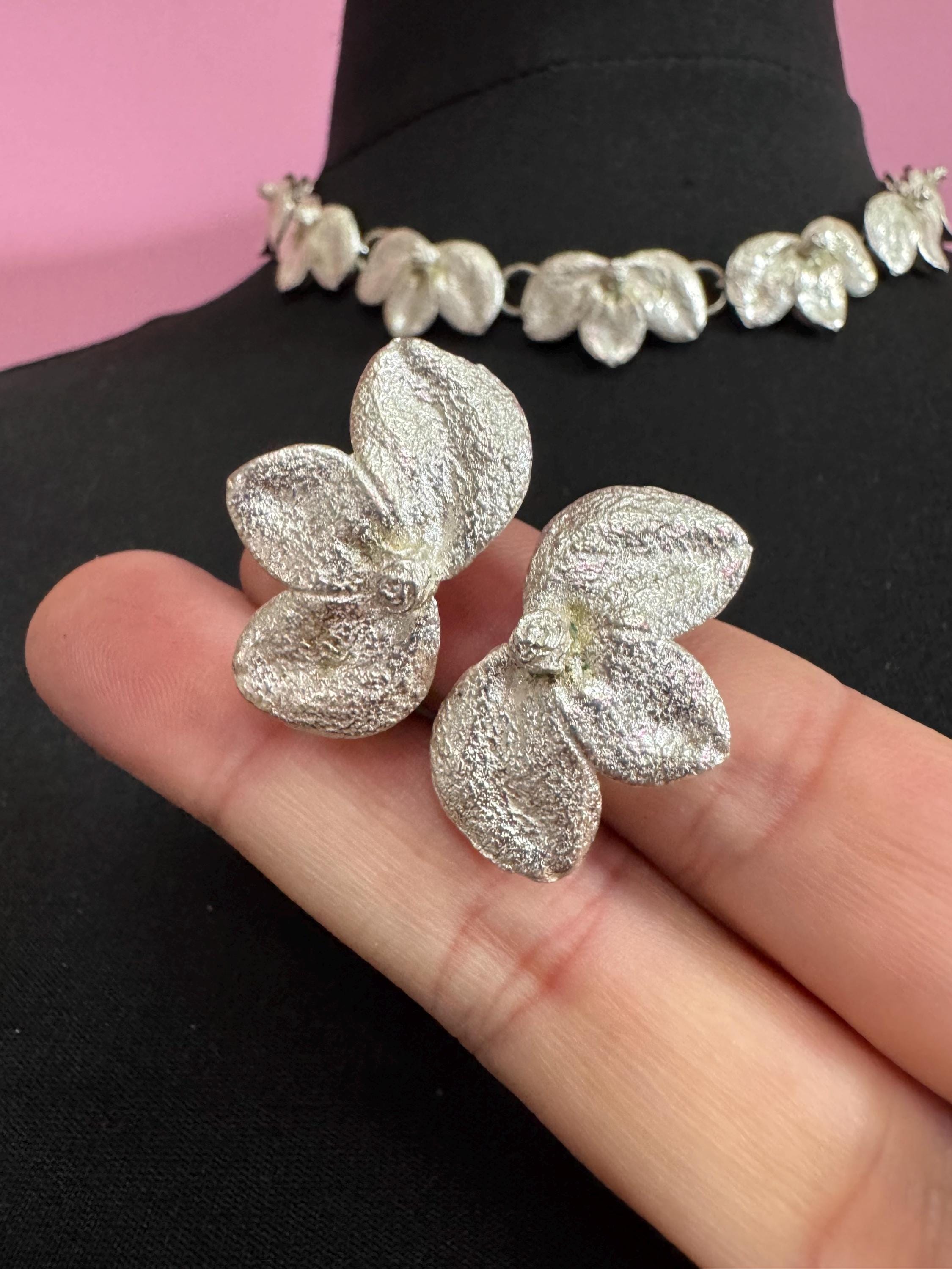 Vintage Charles Duret Modernist Necklace & Clip On Earrings: Matte Silver Tone