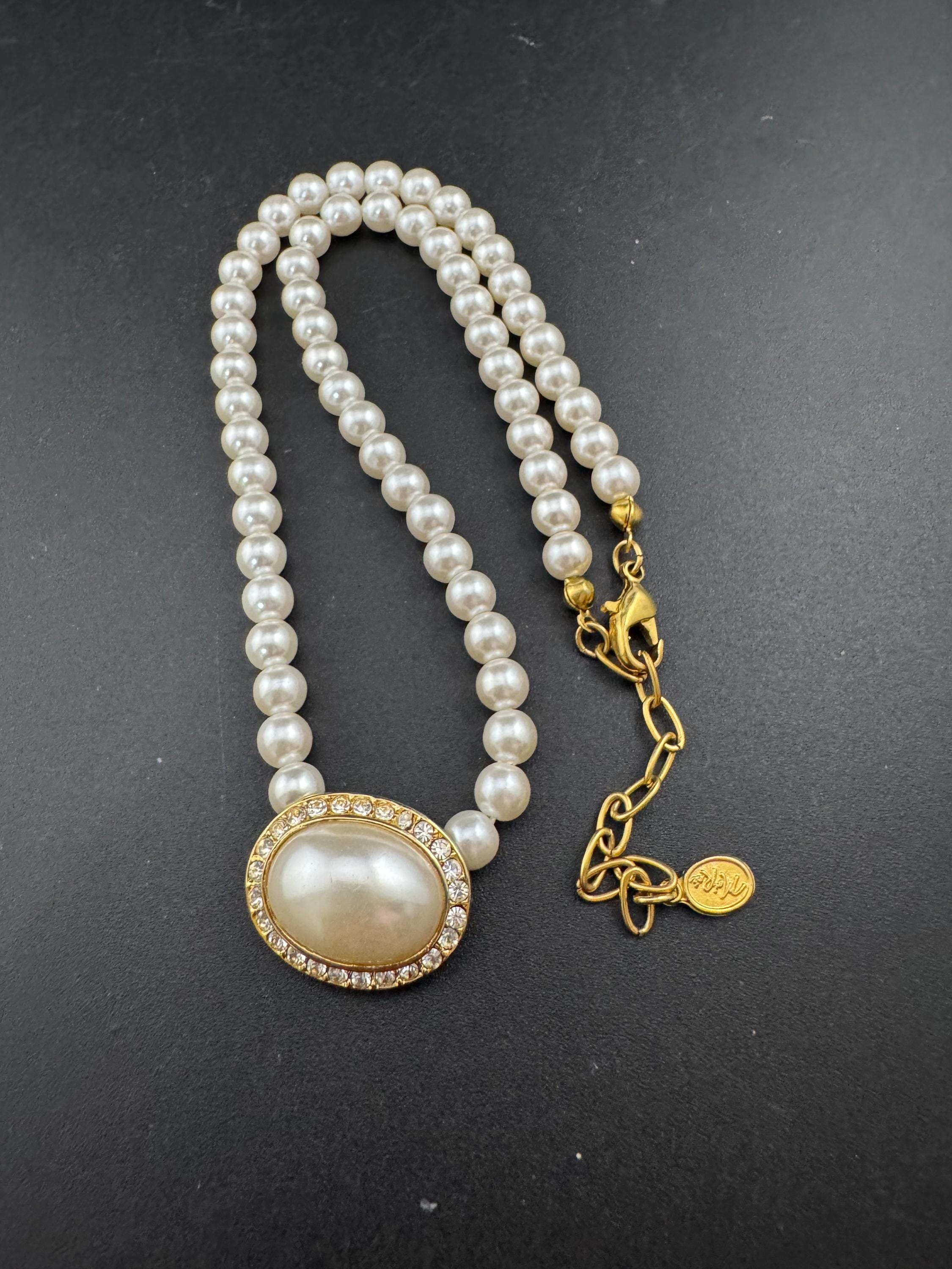 Signed Moi Ree lightweight faux pearl beaded cabochon choker necklace with clear diamanté 41-46cm