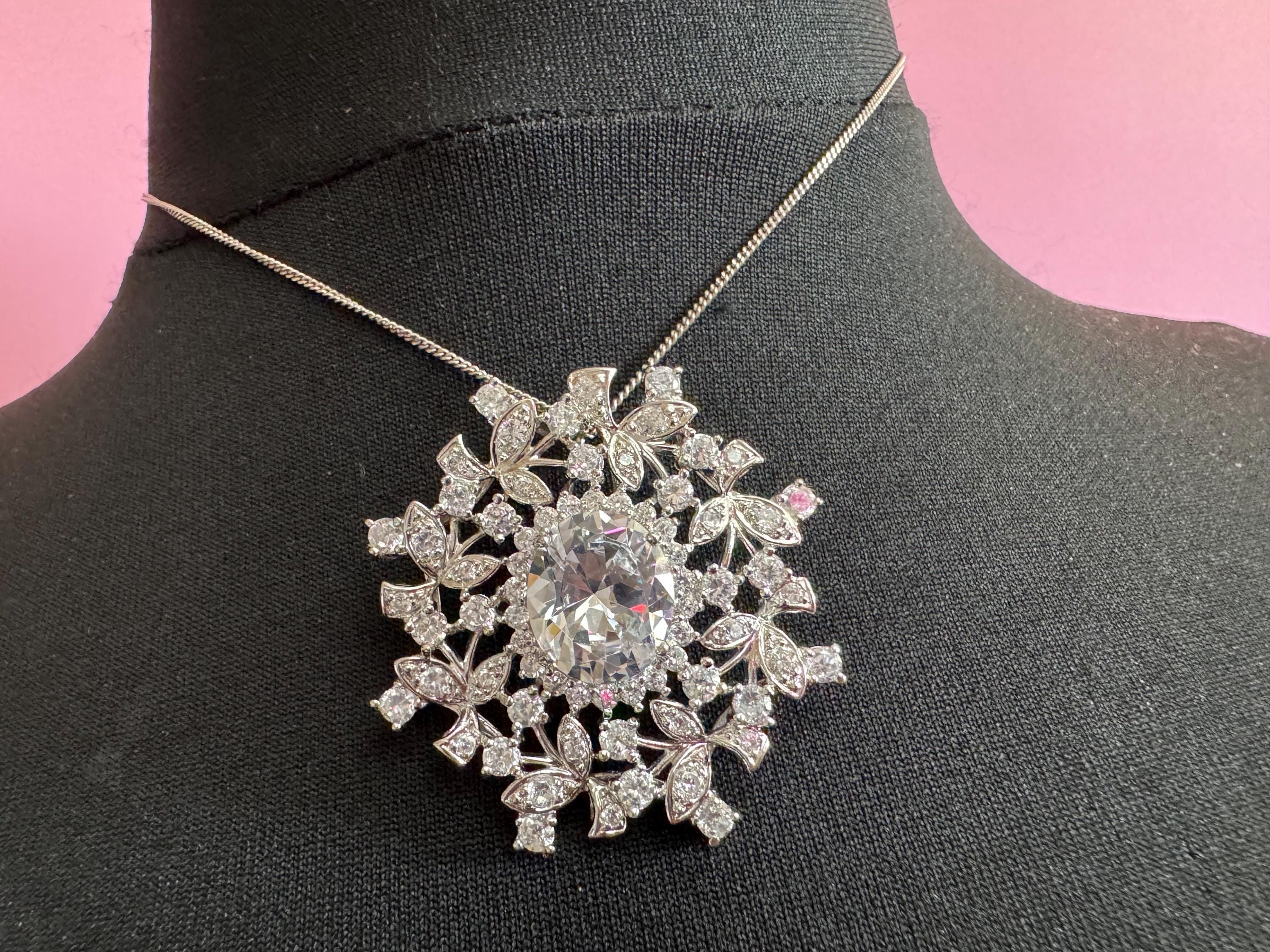 QVC DQ Cz 925 sterling silver clear diamanté cubic zirconia pendant on a 42cm chain