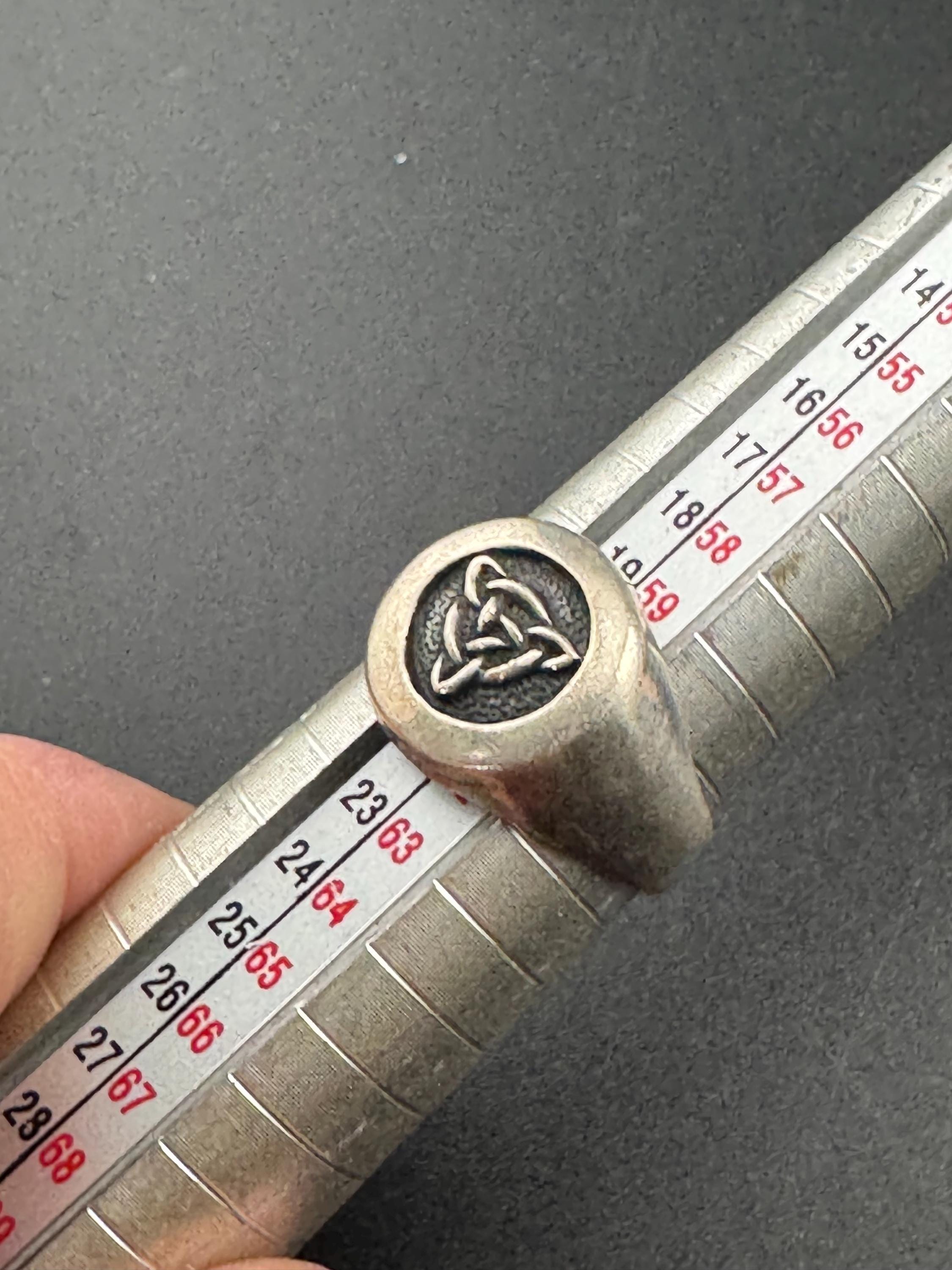 Oxidized Sterling Silver Celtic Triquetra Ring - Size T