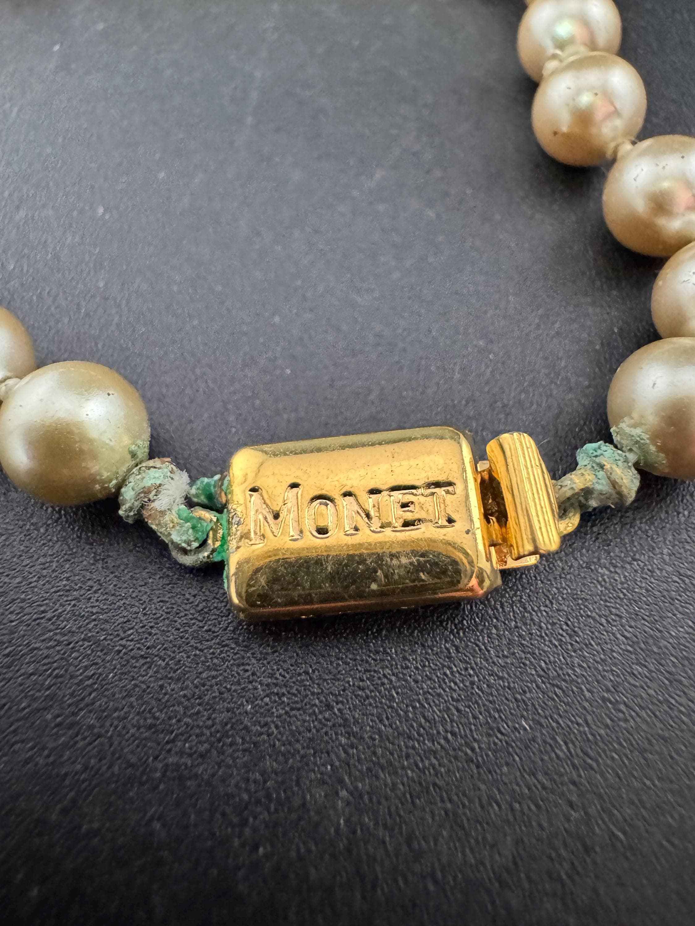 Vintage Signed Monet Faux Pearl Bracelet: Knotted Gold Tone, 21cm