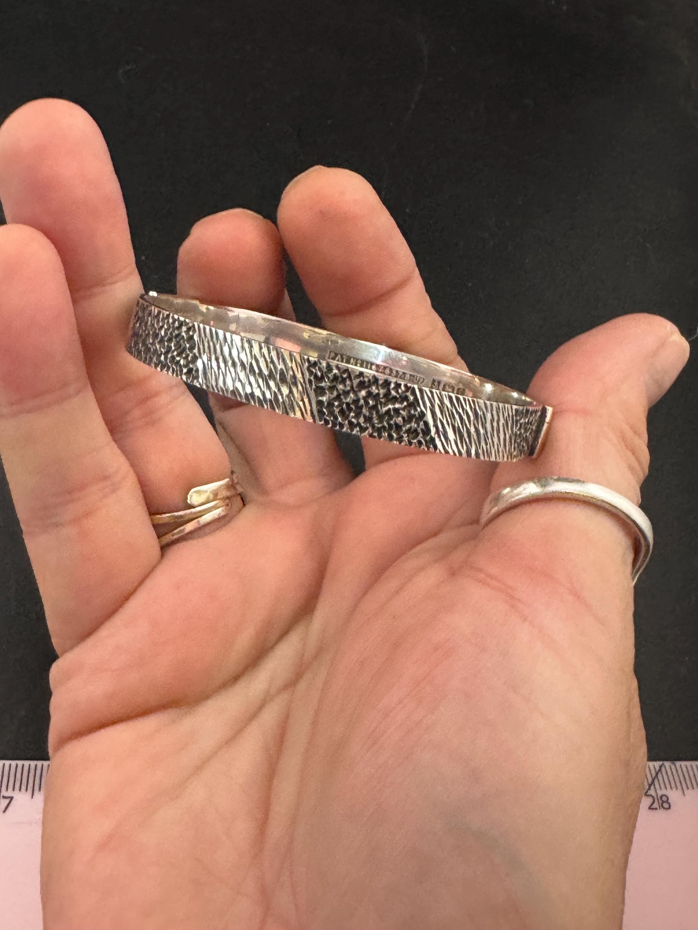 Retro 1970s 925 sterling silver textured modernist BARK hinged bangle bracelet vintage 16.8gm 1978