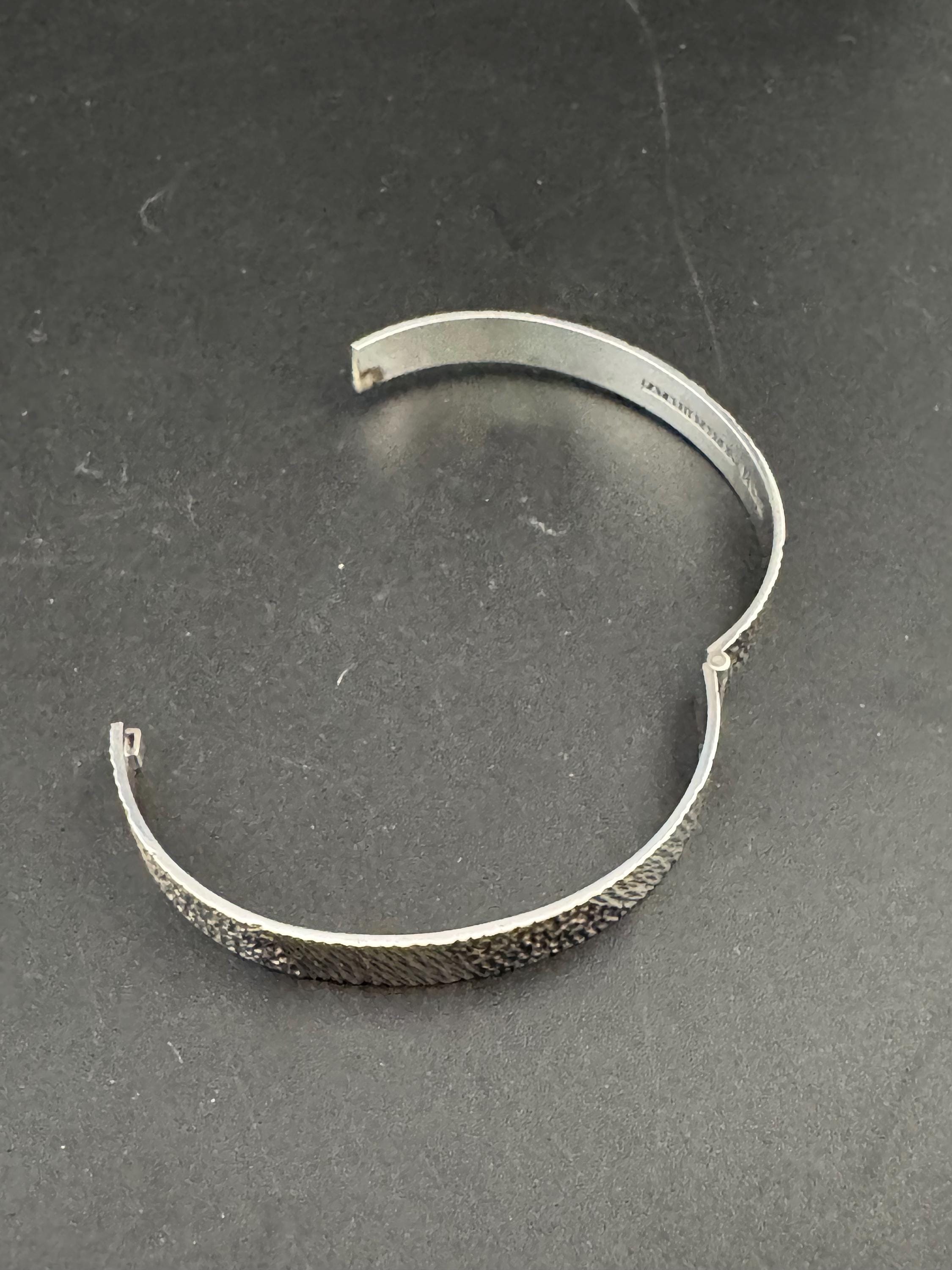 Retro 1970s 925 sterling silver textured modernist BARK hinged bangle bracelet vintage 16.8gm 1978