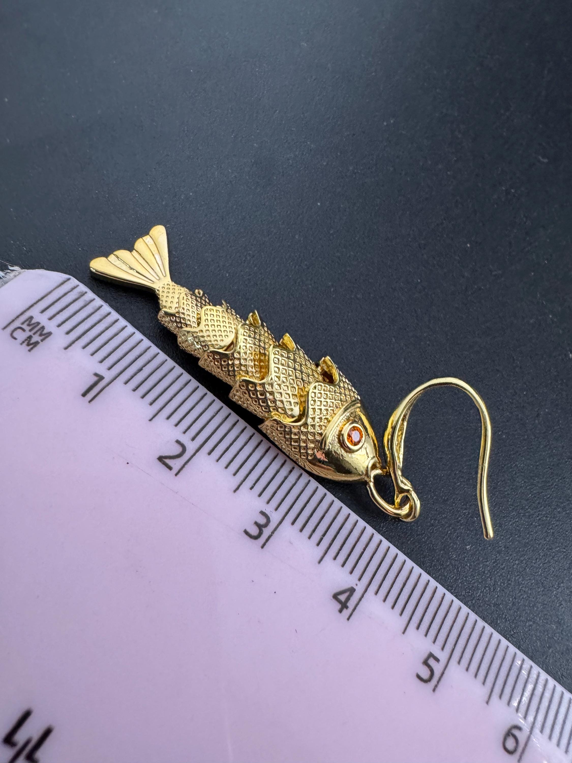 18k GP earwires Nautical silver or gold tone 3D novelty articulated moving fish dangly drop charm earrings for pierced ears