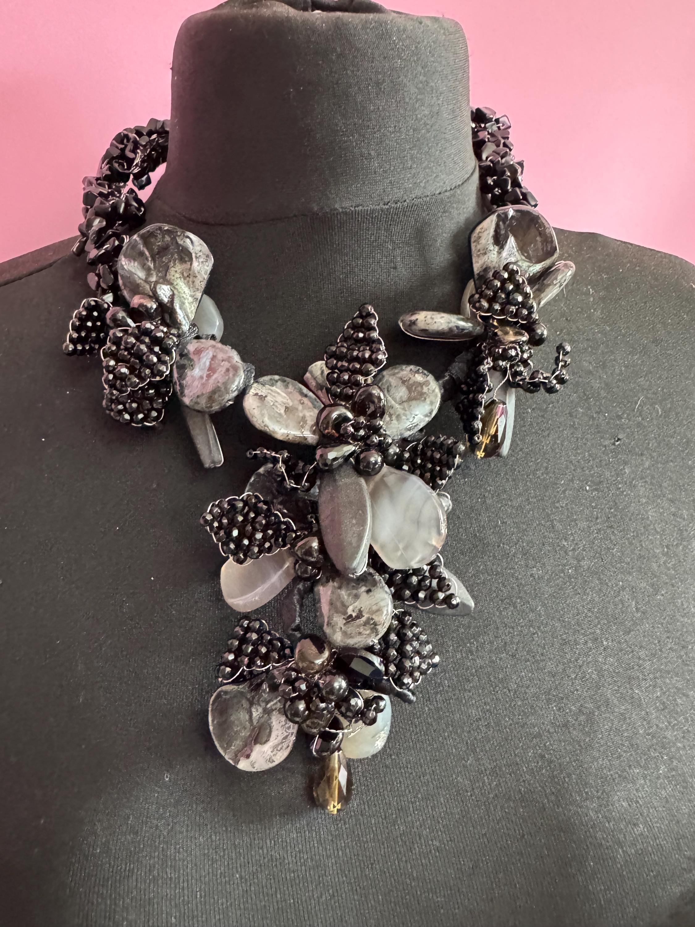 Vilaiwan Black Beaded Necklace: Gemstone Shell Runway Fashion