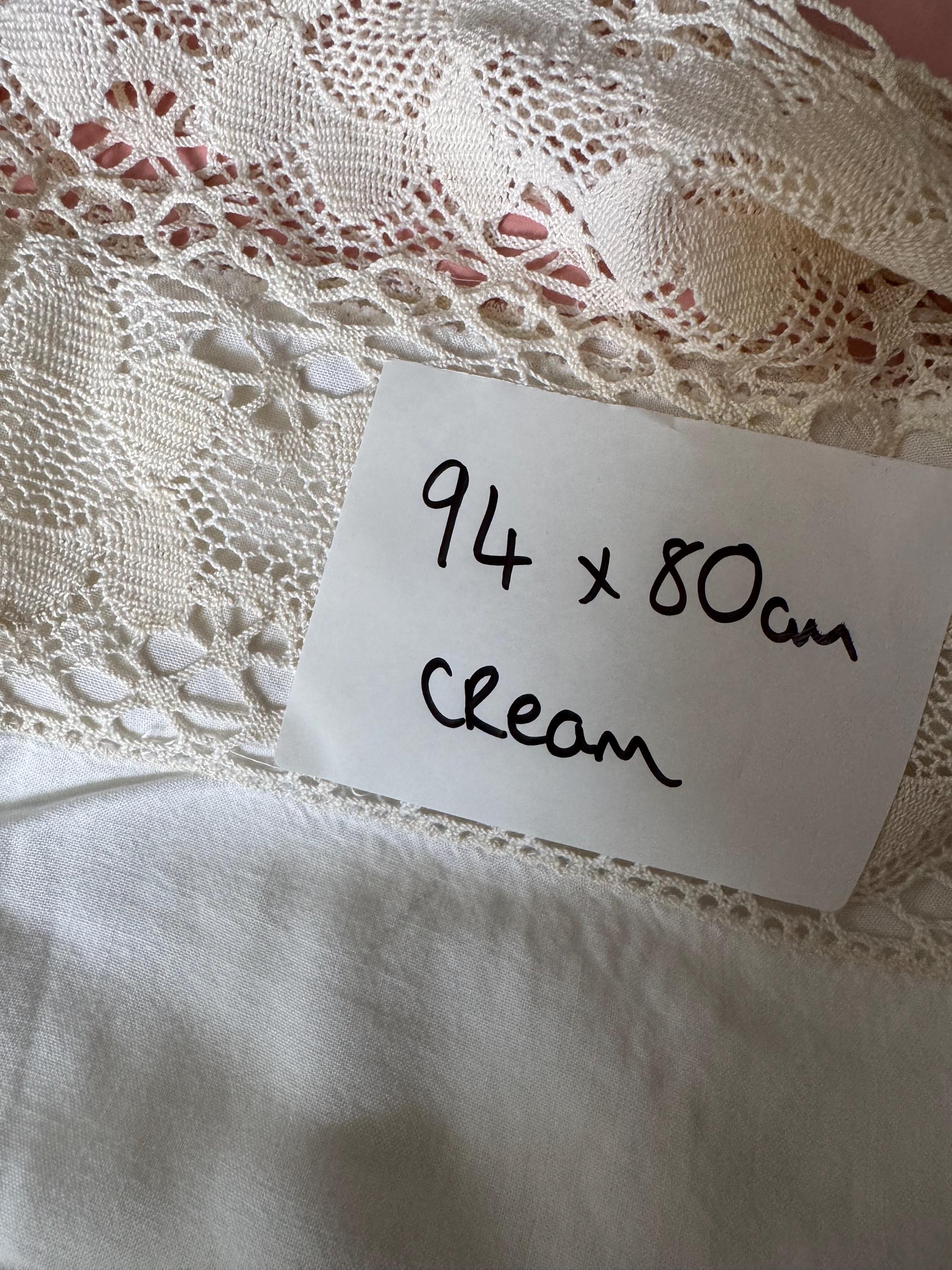 94 x 80cm cream off white vintage rectangular tablecloth crochet crocheted edge Farmhouse Chateau Country cottage style