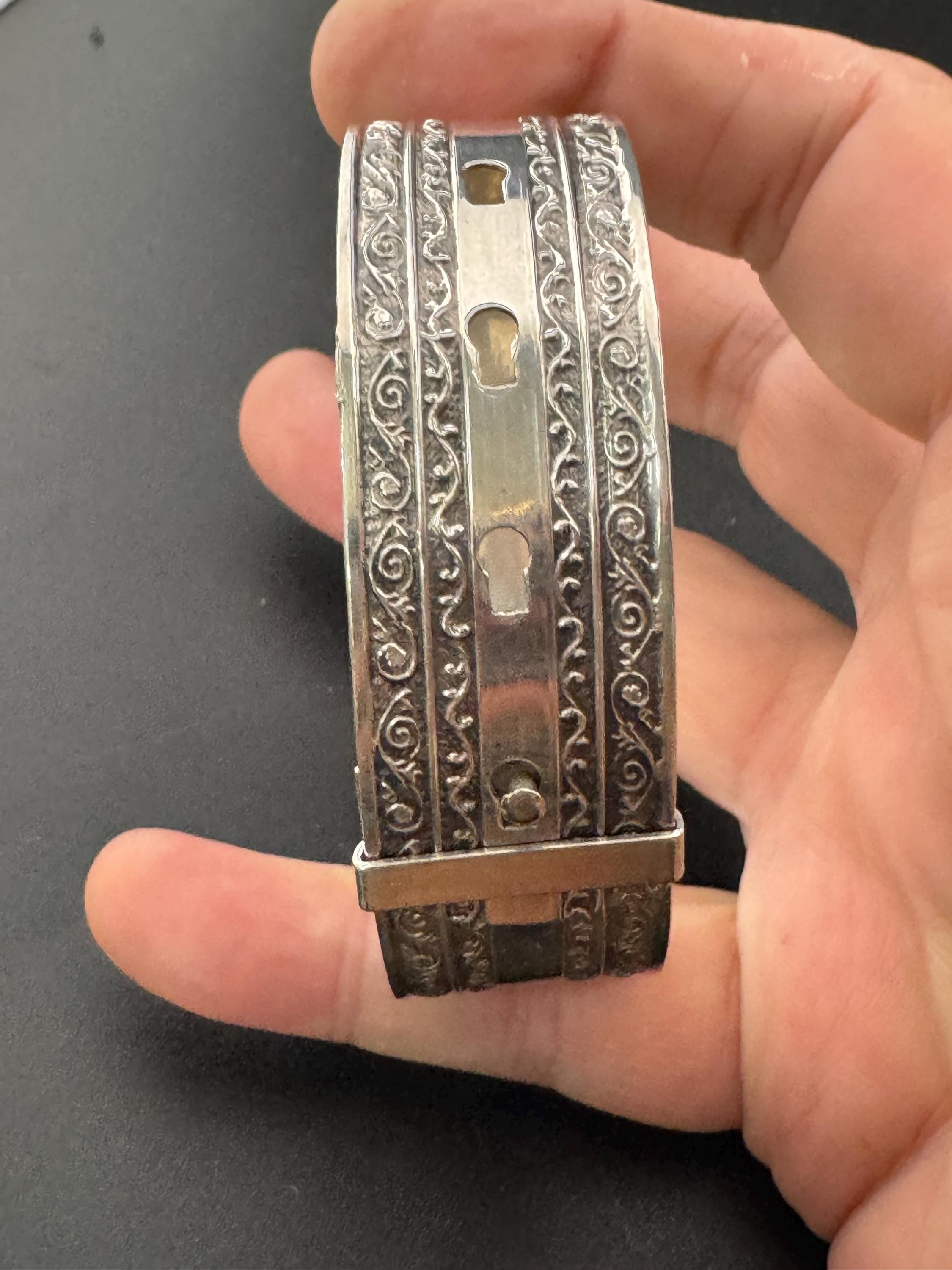 Vintage art deco 925 sterling silver wide belt buckle adjustable Cuff Bangle Bracelet 19.5 grams engine turned
