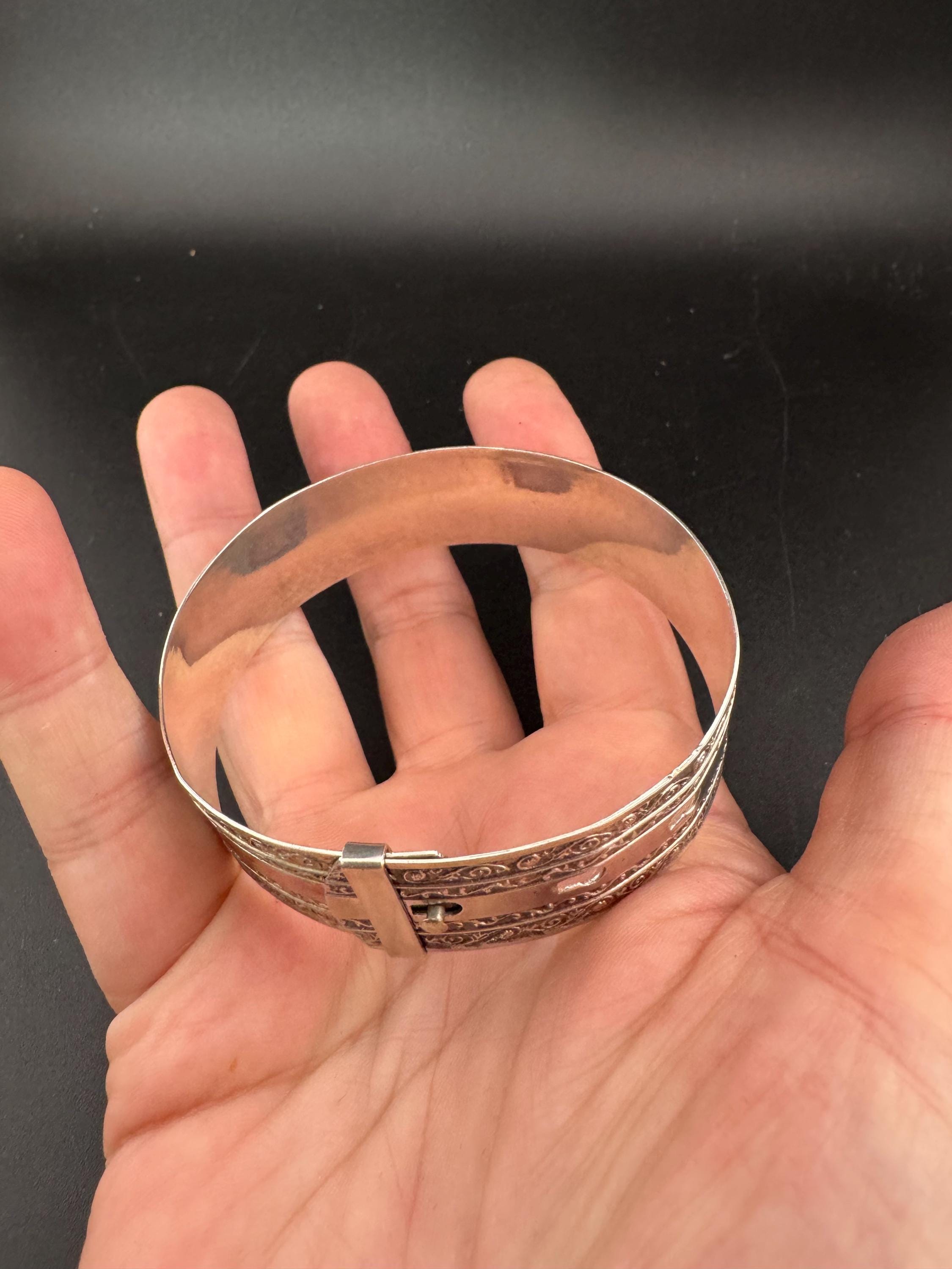 Vintage art deco 925 sterling silver wide belt buckle adjustable Cuff Bangle Bracelet 19.5 grams engine turned