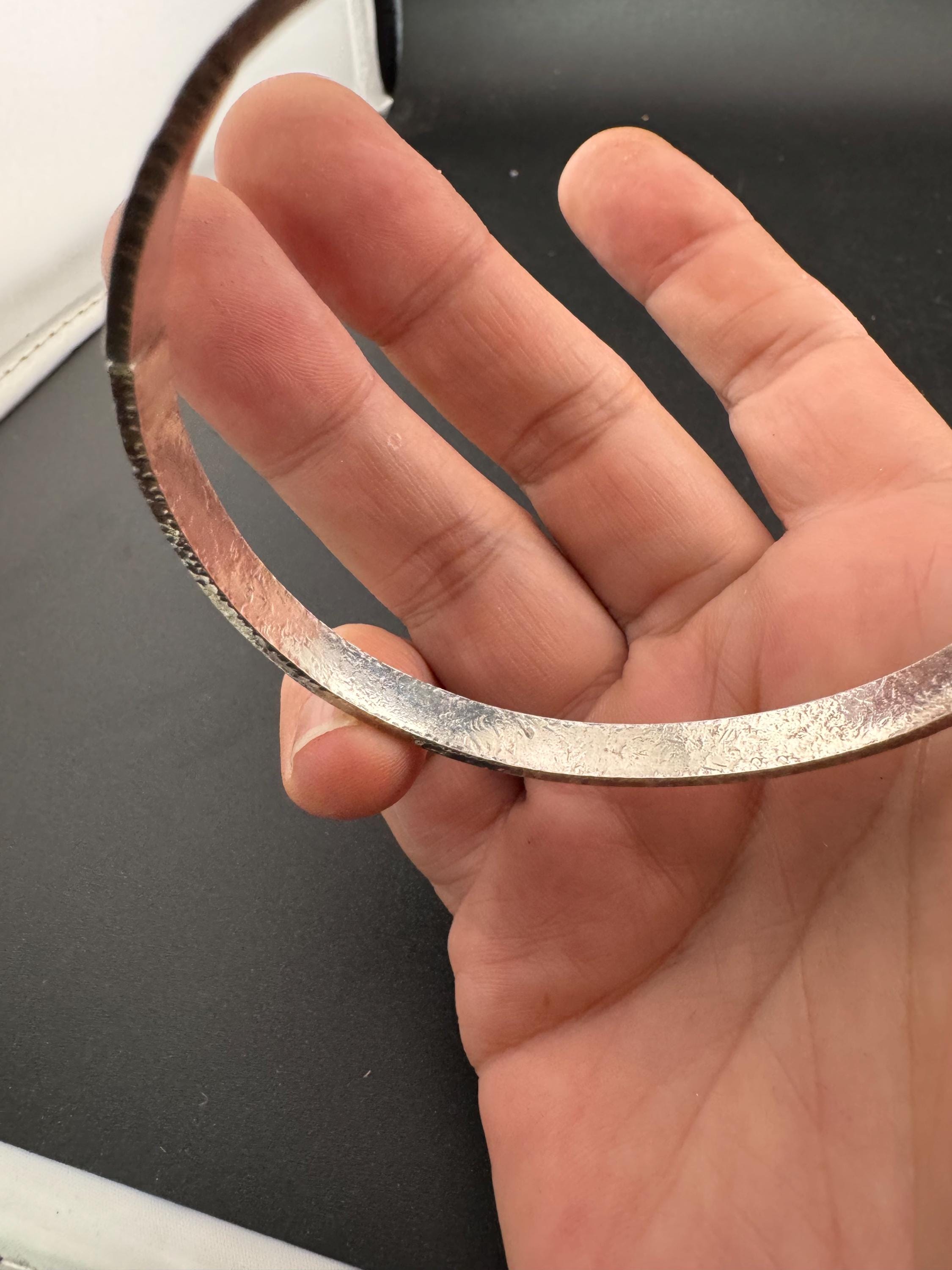 Vintage plain white metal slim thin modernist brutalist bark bangle 22.2 grams 6.5cm inner diameter, handmade acid tested sterling silver