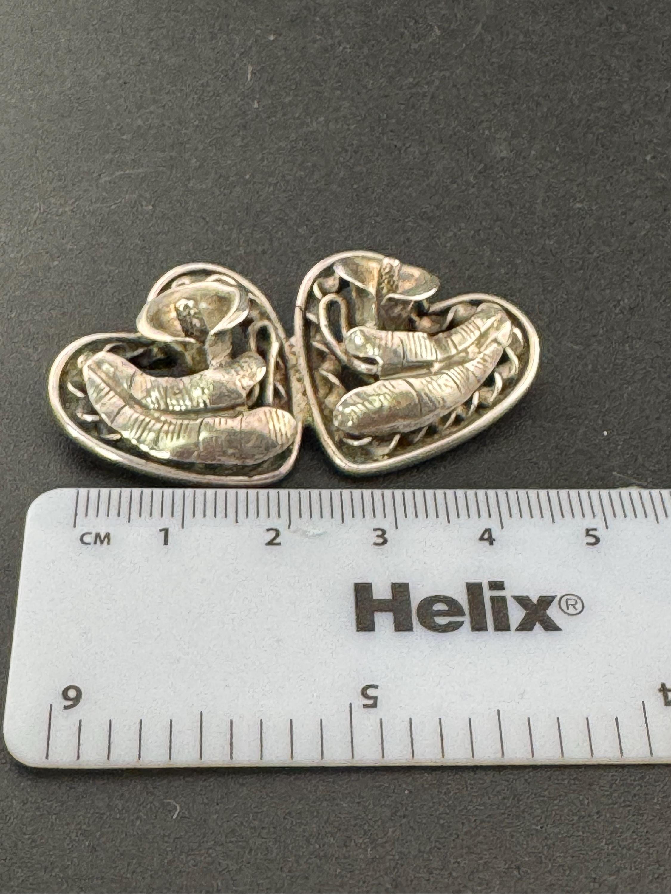 Weighty vintage stamped handmade sterling, 925 silver double love heart brooch with Lily flowers , in remembrance 13 grams sweetheart pin