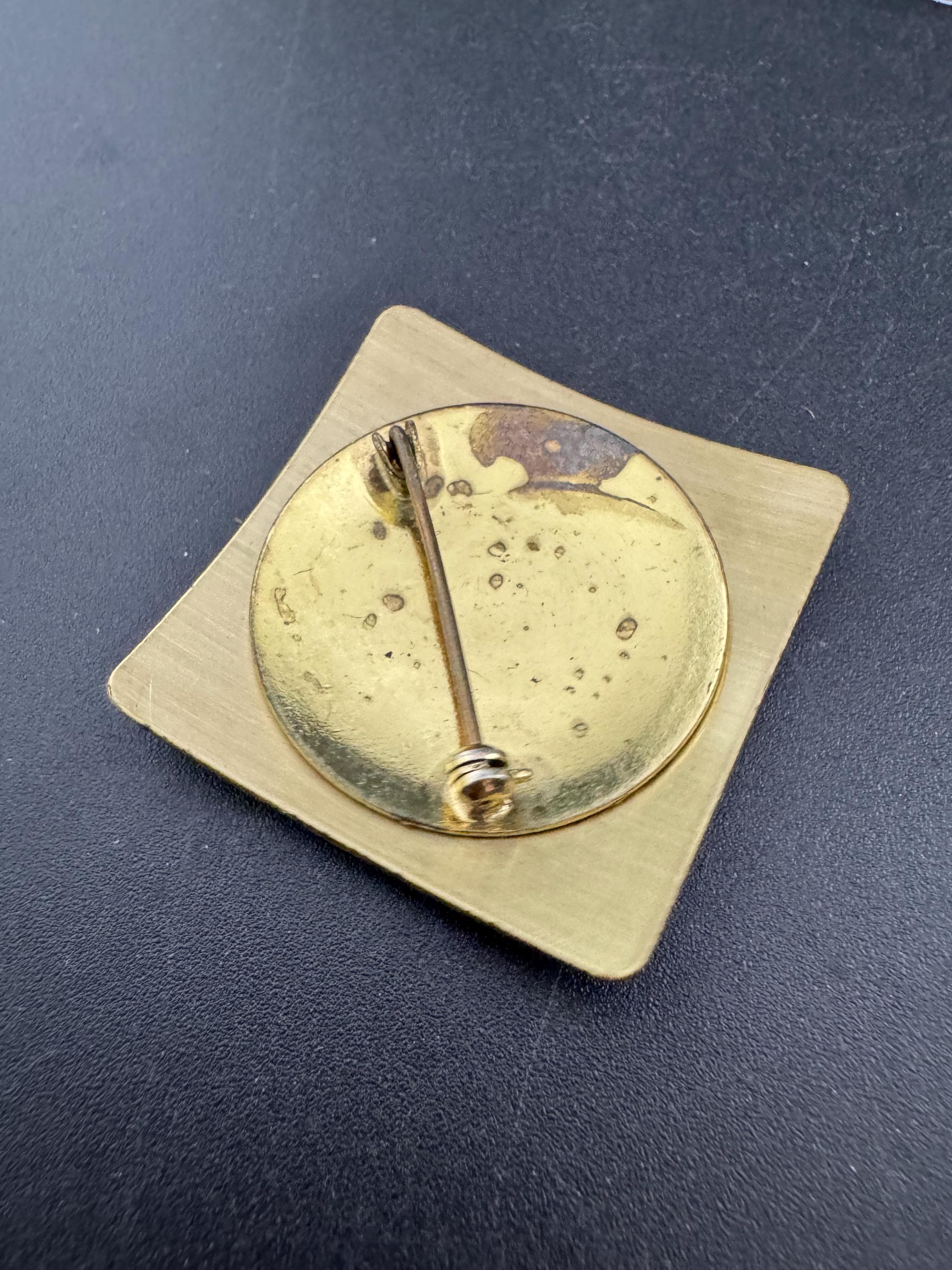 Vintage Cloisonné Brooch: Ornate Enamel, Gold Tone Brass